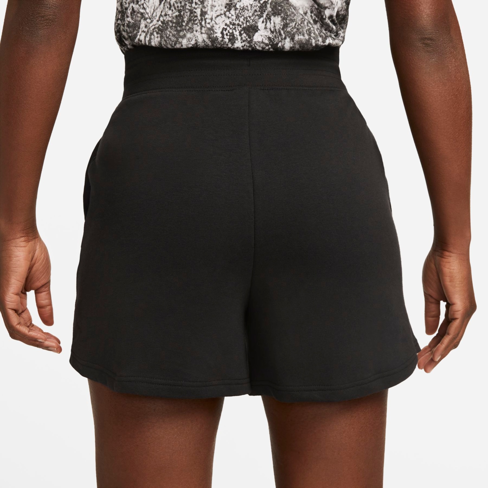 Shorts Nike Dri-FIT One Feminino - Foto 3