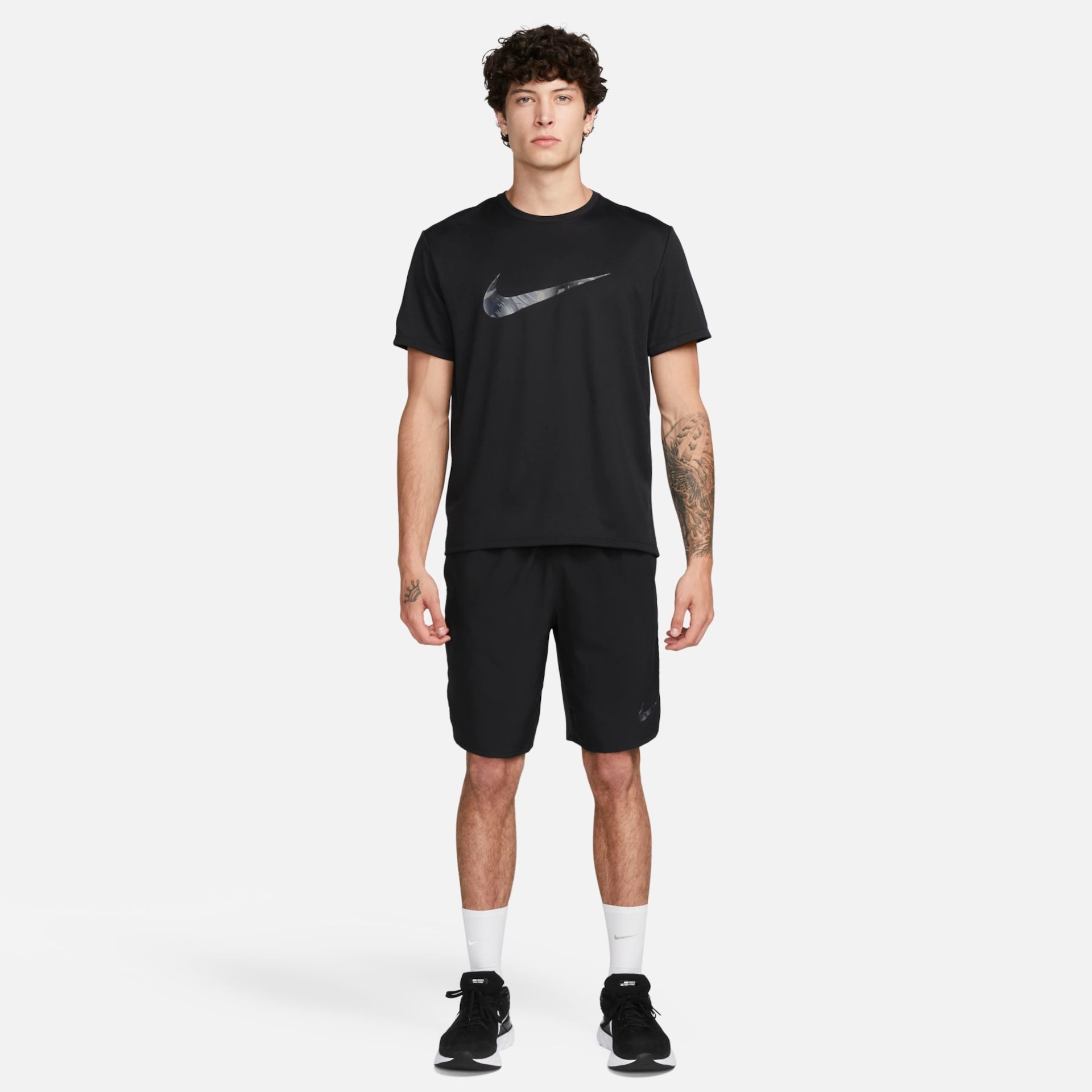 Shorts Nike Dri-FIT Challenger Masculino - Foto 8