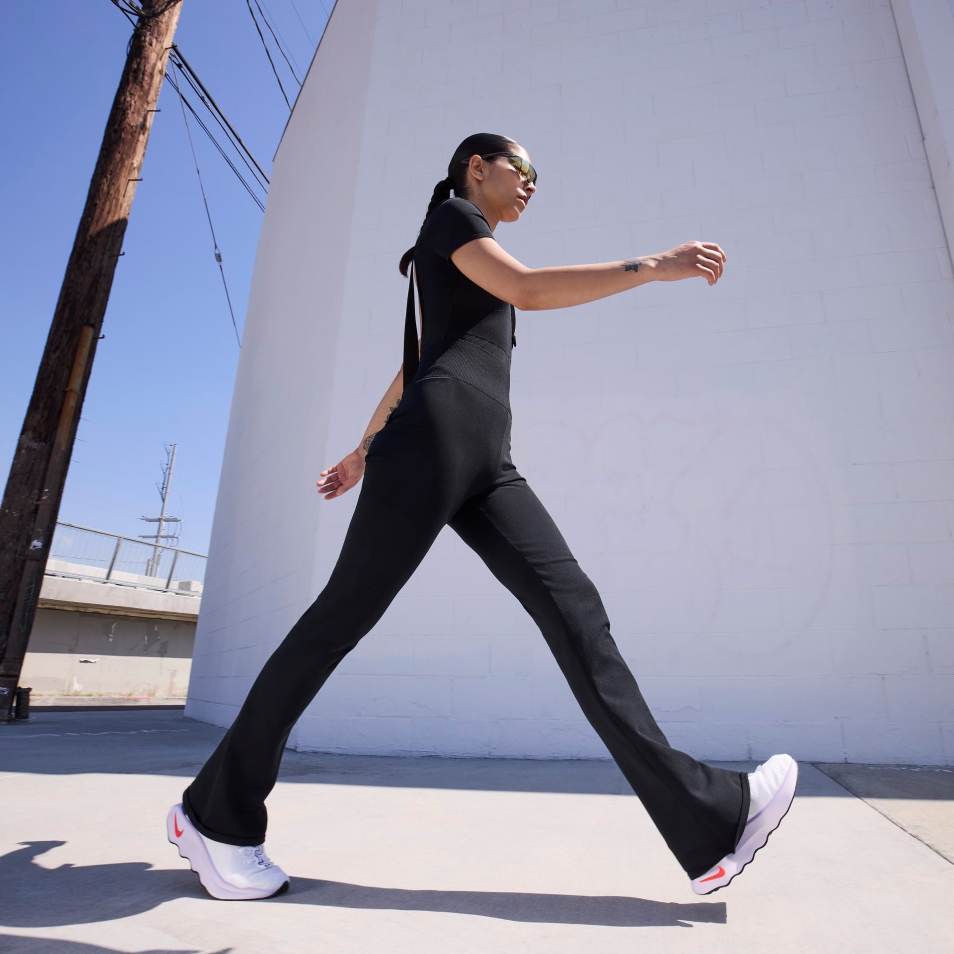 Tênis Nike Motiva Feminino - Foto 10