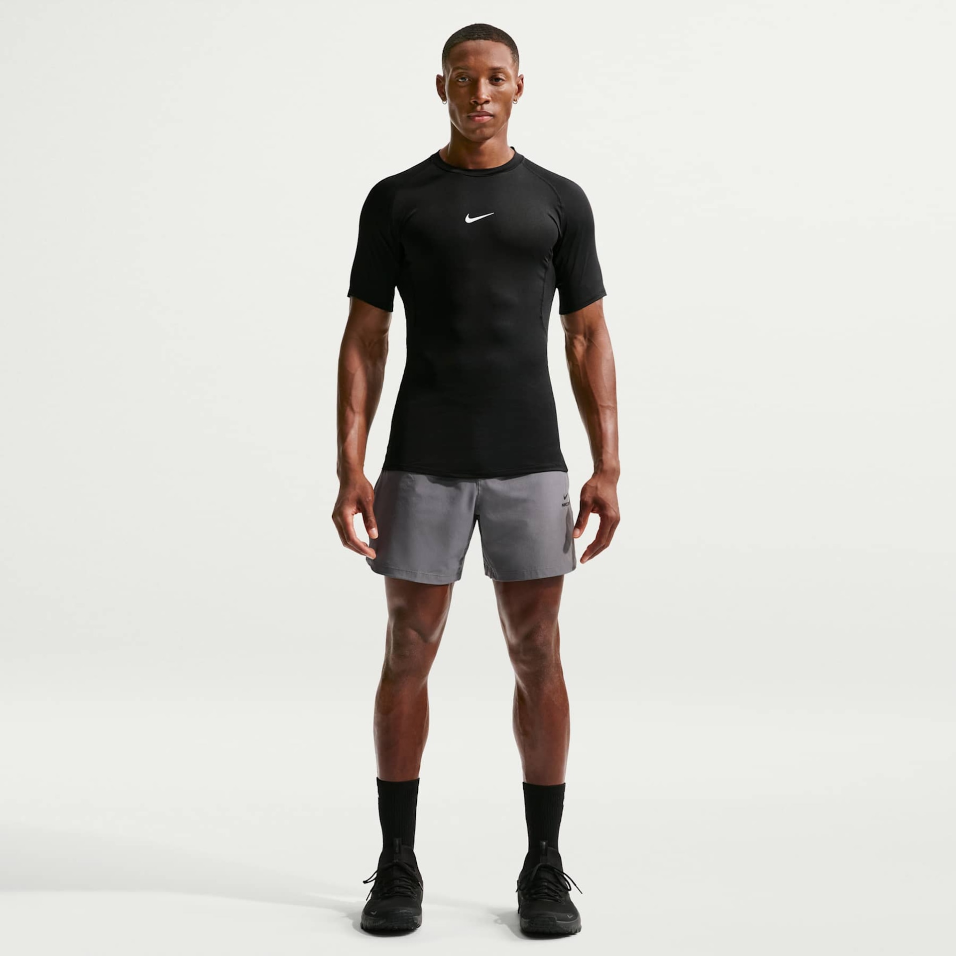 Camiseta Nike Pro Dri-FIT Masculina - Foto 4