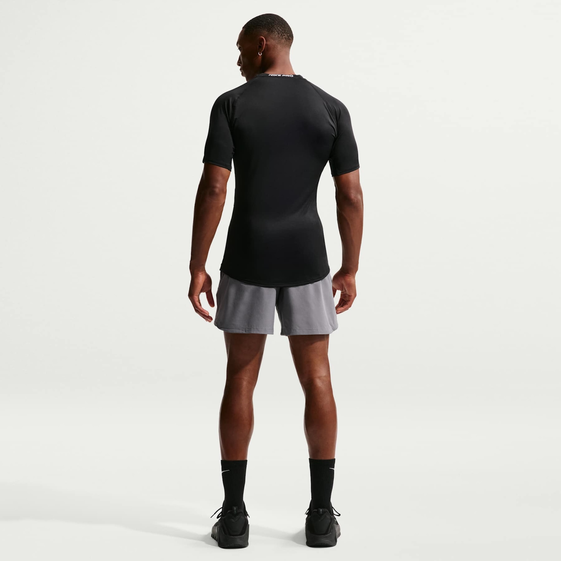 Camiseta Nike Pro Dri-FIT Masculina - Foto 5