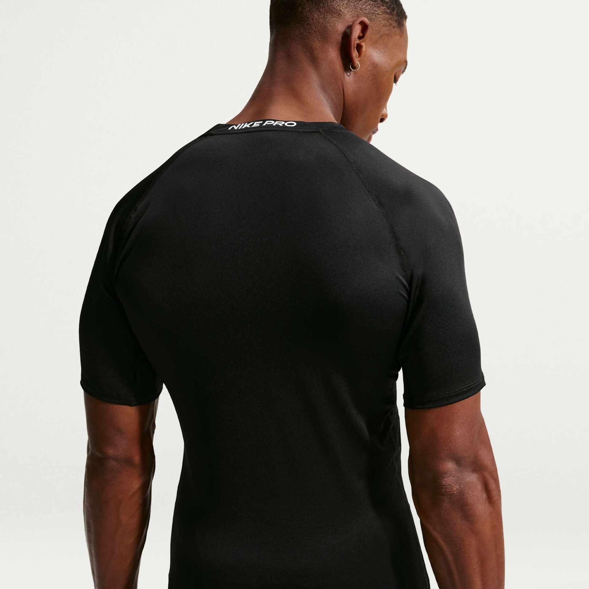 Camiseta Nike Pro Dri-FIT Masculina - Foto 2