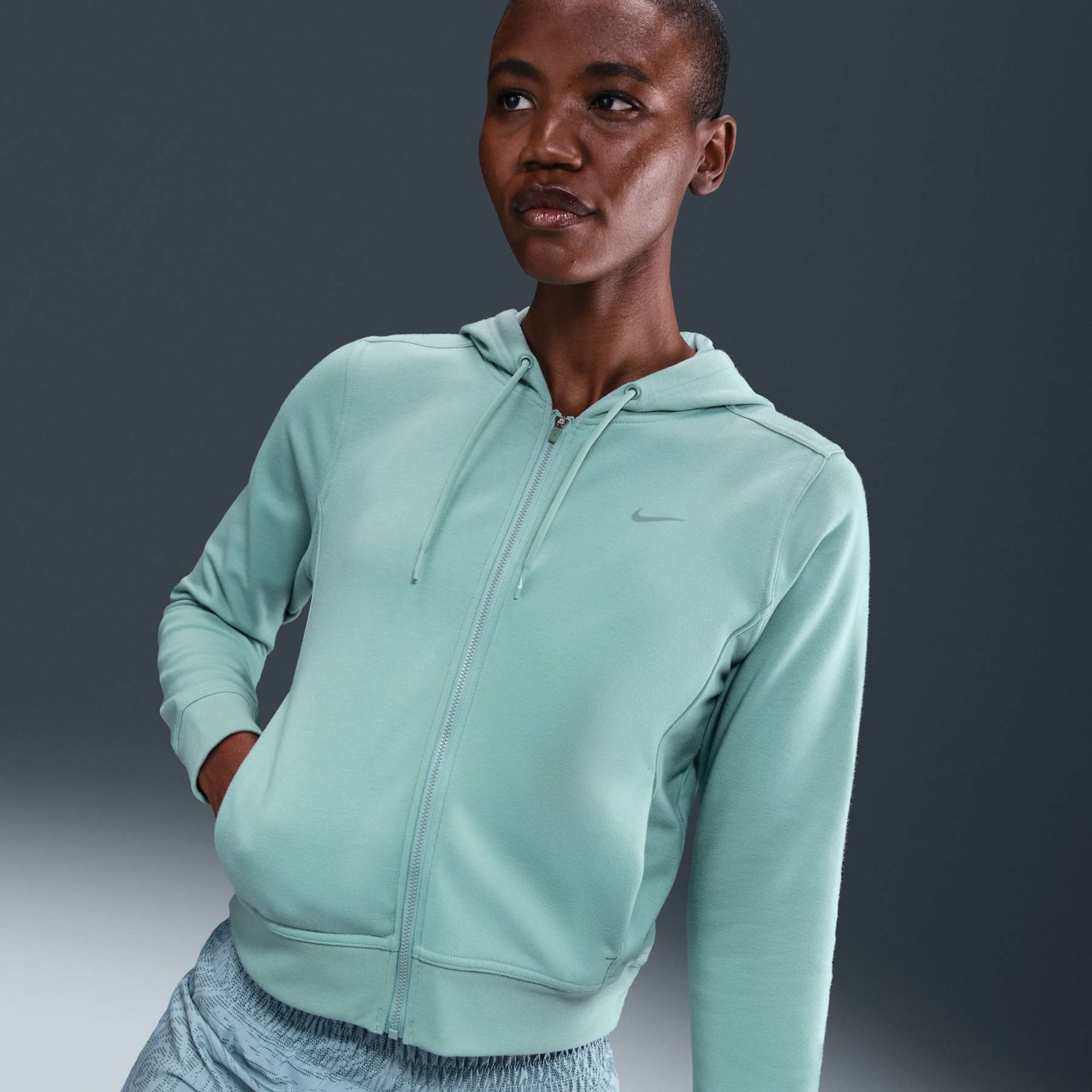 Imagem principal de Jaqueta Nike Dri-FIT One Feminina