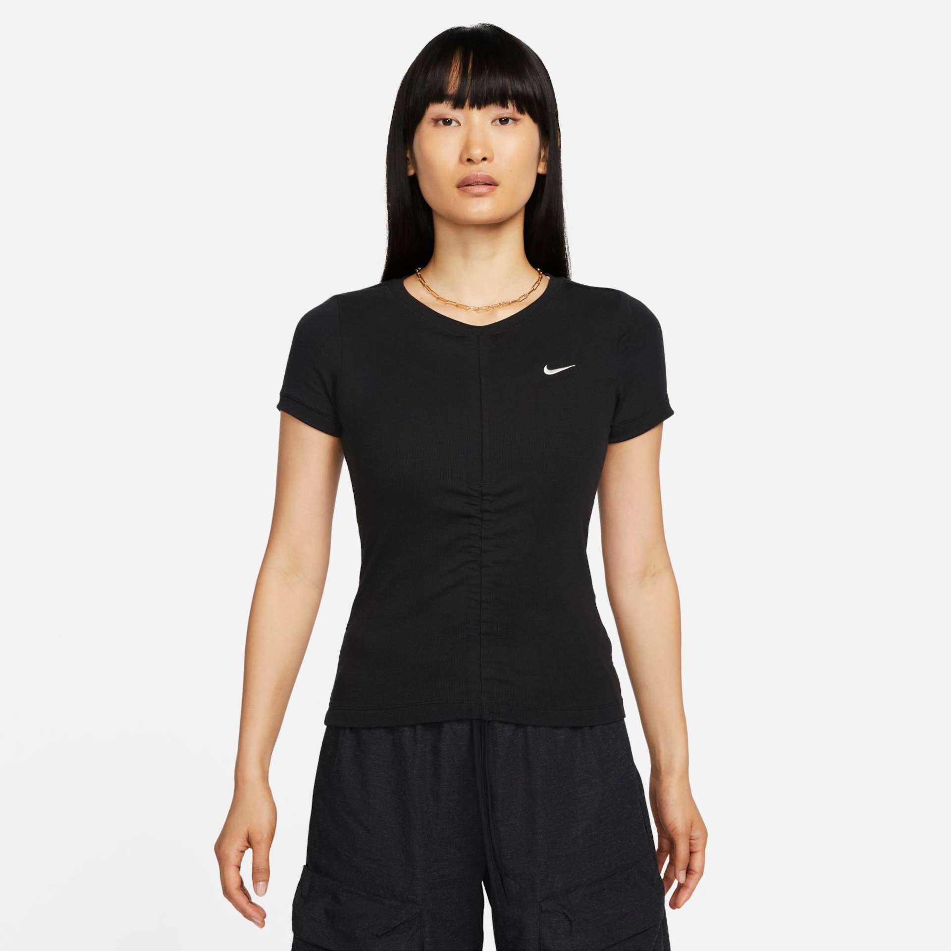 Camiseta Nike Sportswear Essentials Feminina - Foto 1