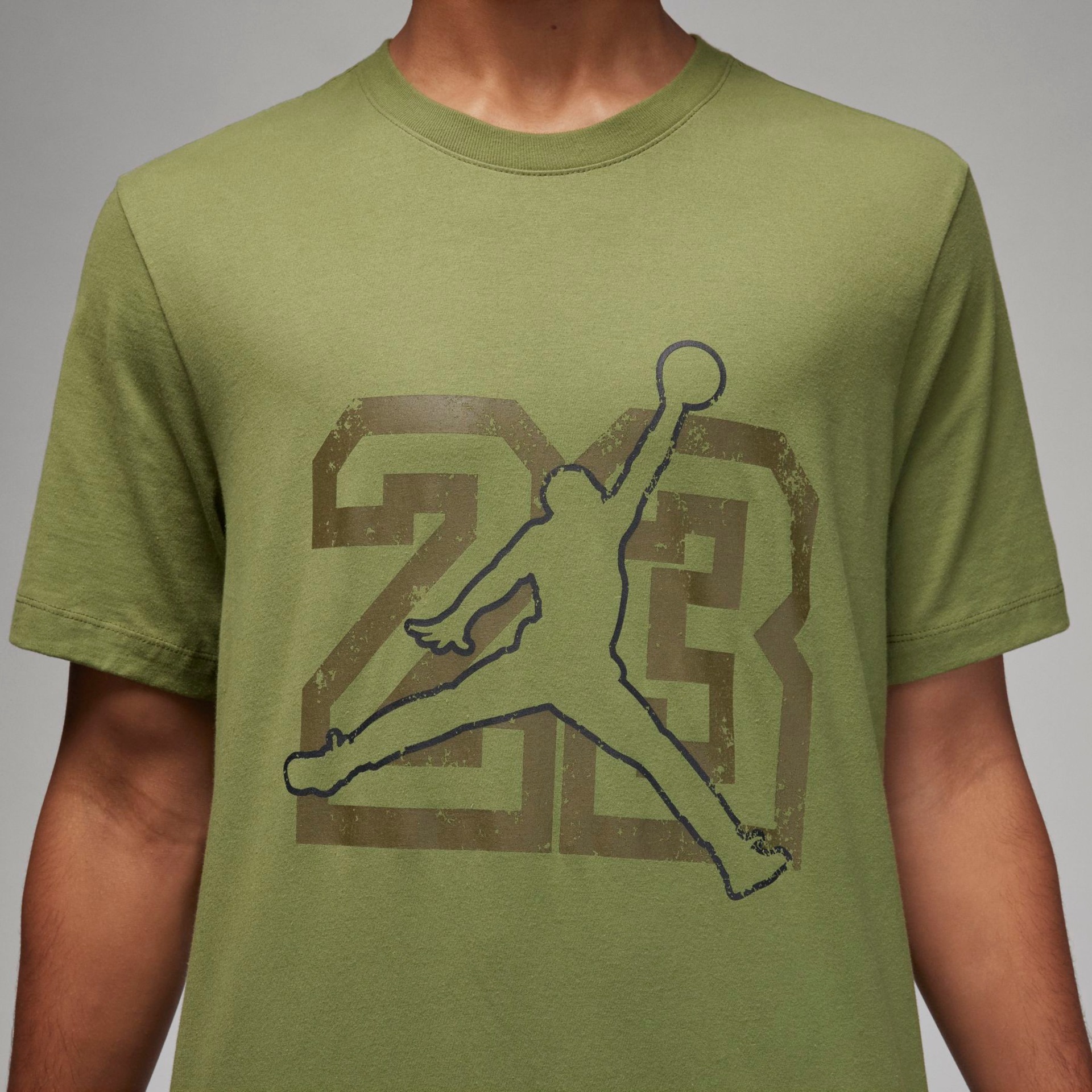 Camiseta Jordan Flight Essentials Masculina - Foto 4