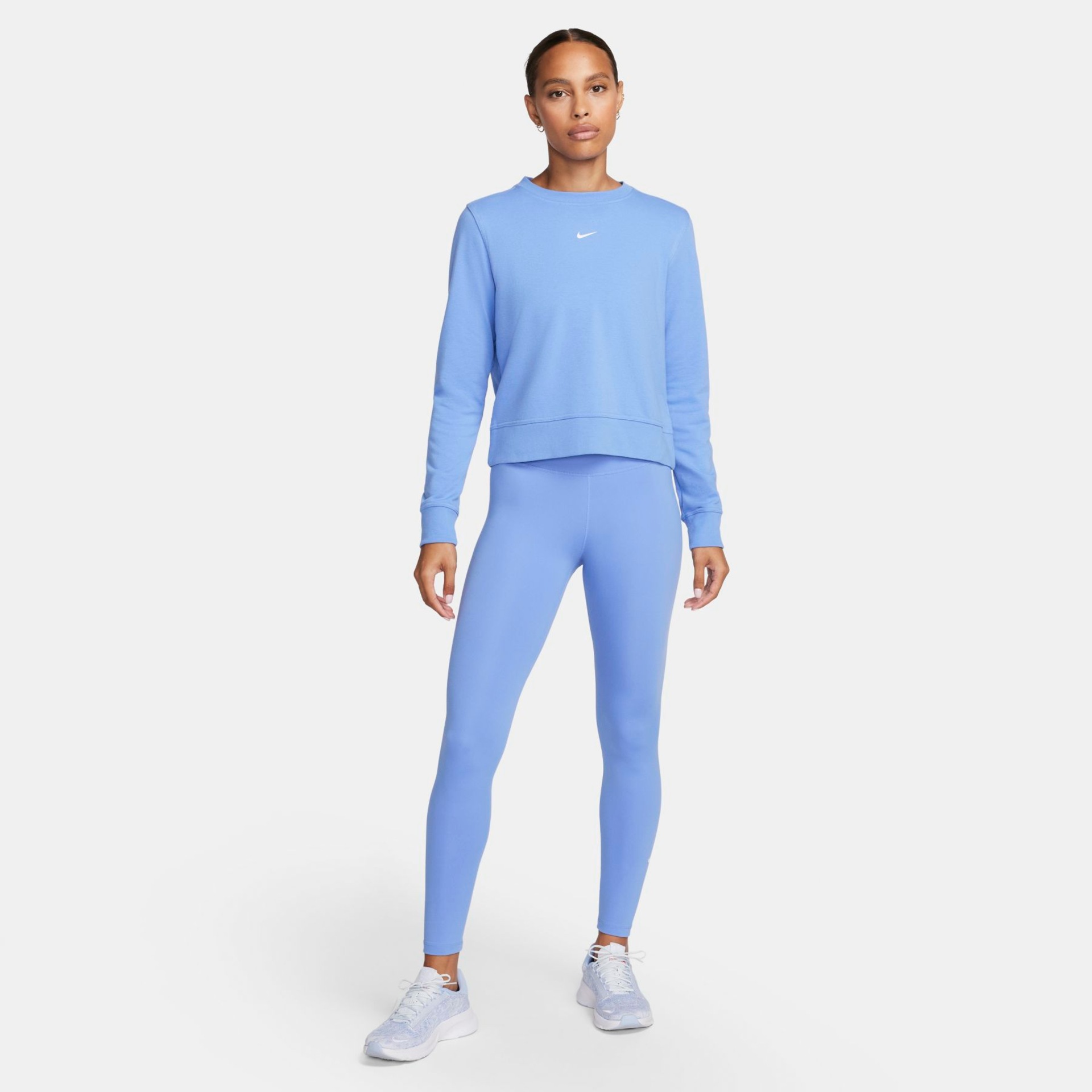 Blusão Nike Dri-FIT One Feminino - Foto 4