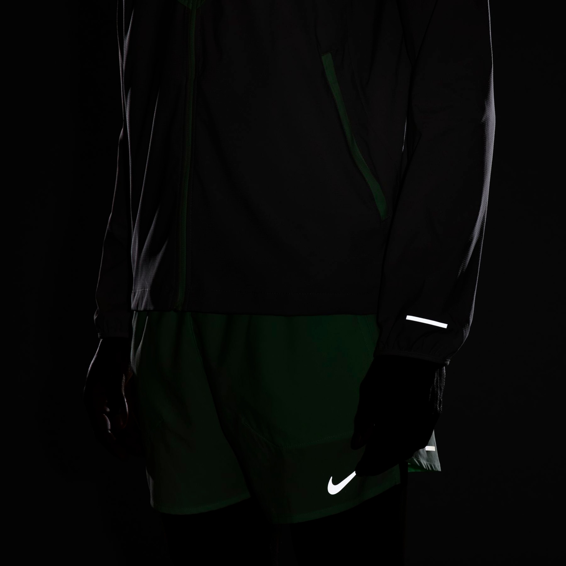 Jaqueta Nike Repel Windrunner Masculina - Foto 9