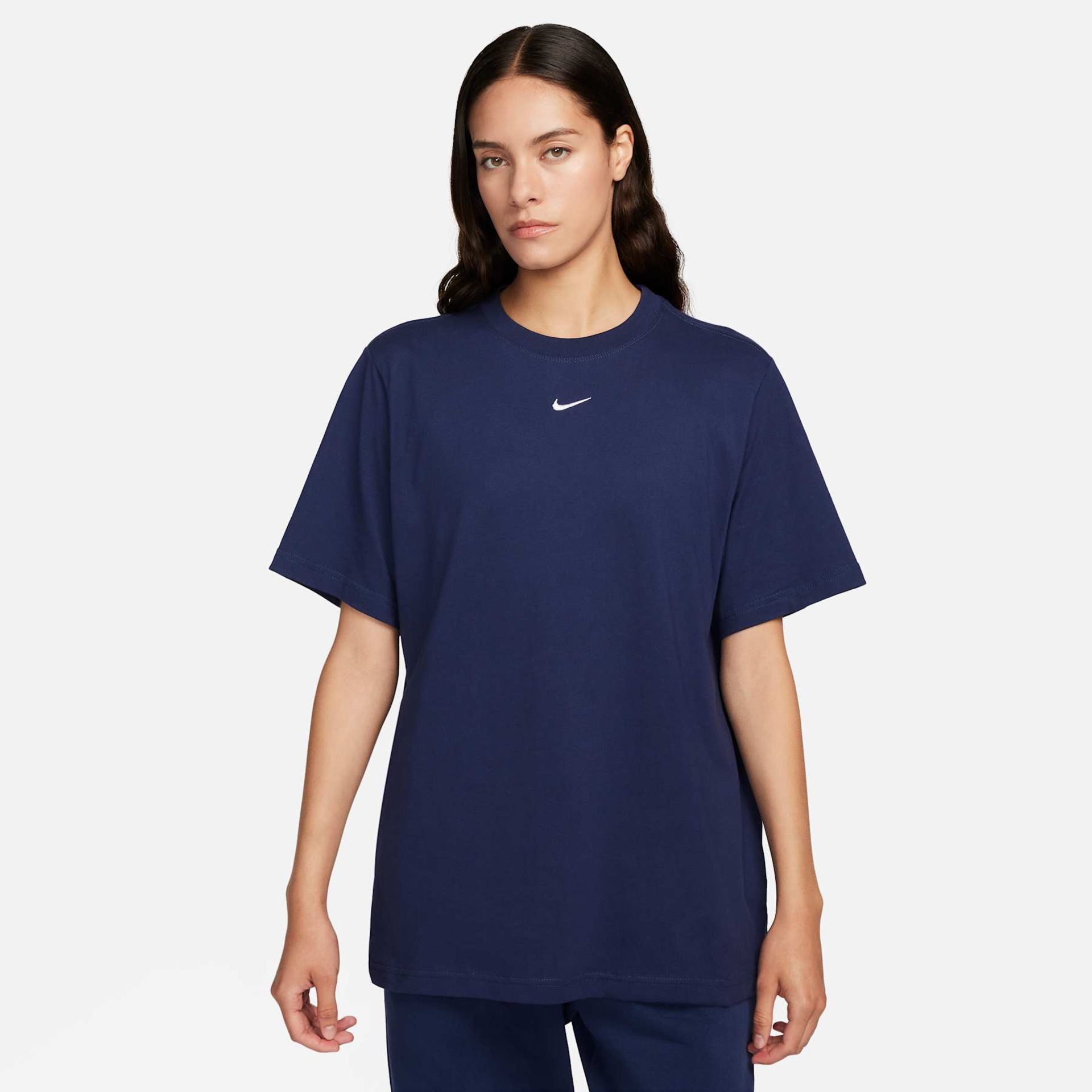 Camiseta Nike Sportswear Feminina - Foto 1