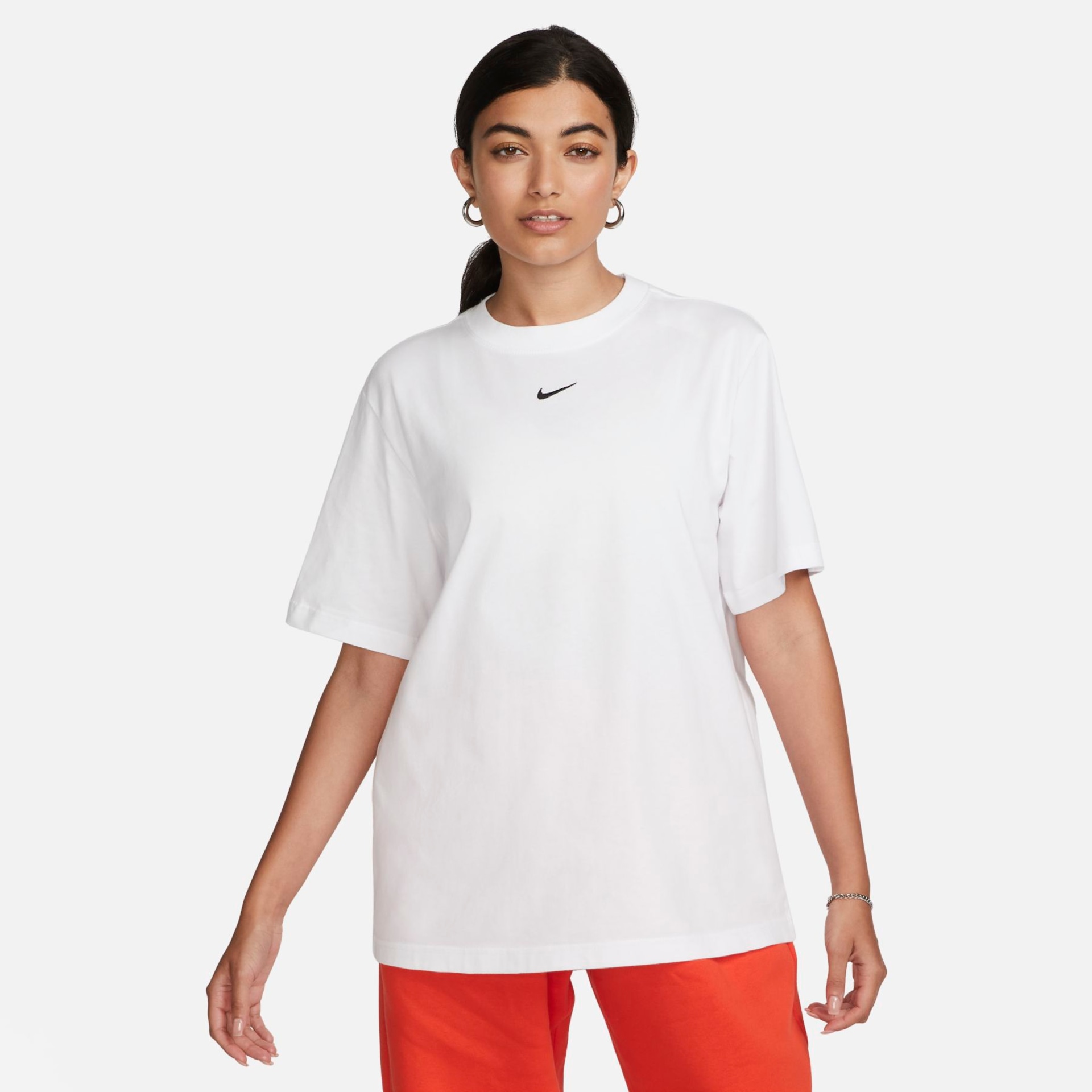 Camiseta Nike Sportswear Feminina - Foto 1