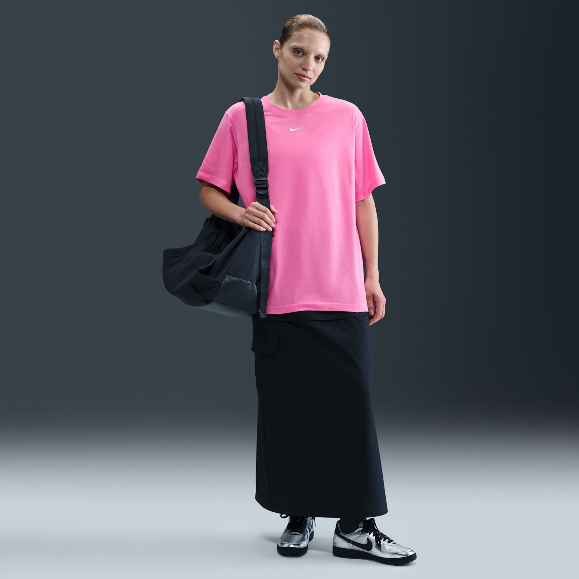 Camiseta Nike Sportswear Feminina - Foto 4