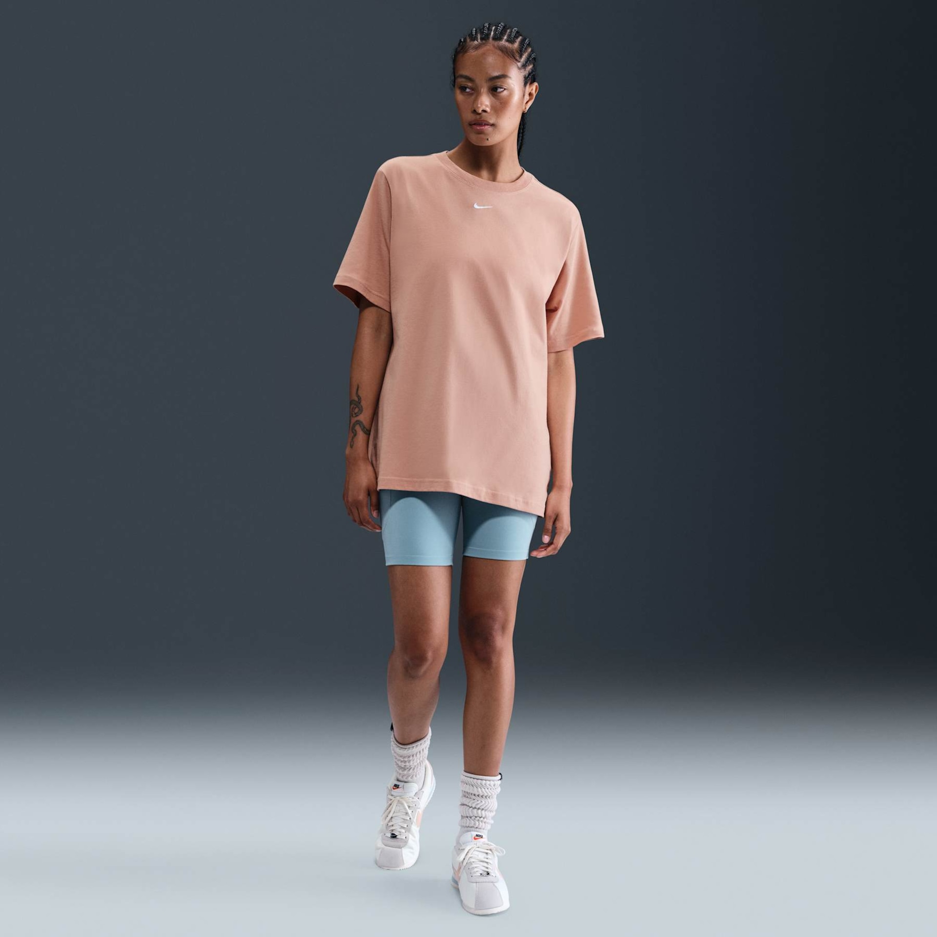 Camiseta Nike Sportswear Feminina - Foto 4