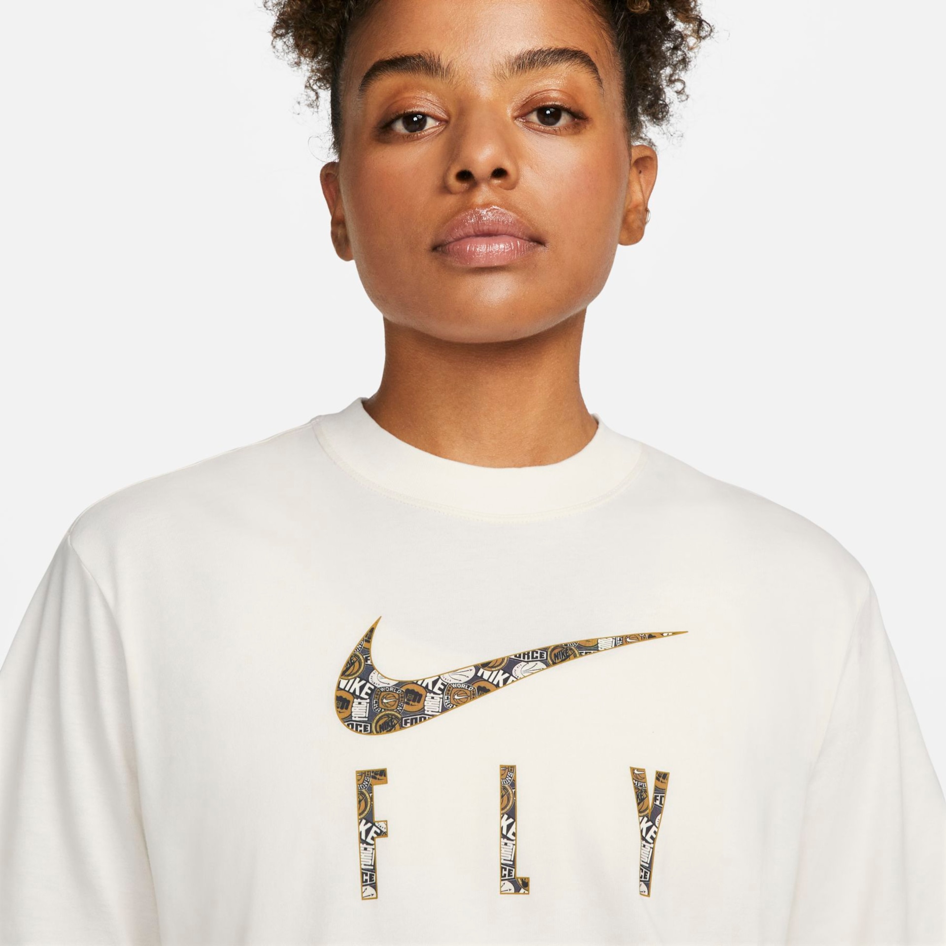 Camiseta Nike Dri-FIT Swoosh Fly Feminina - Foto 3