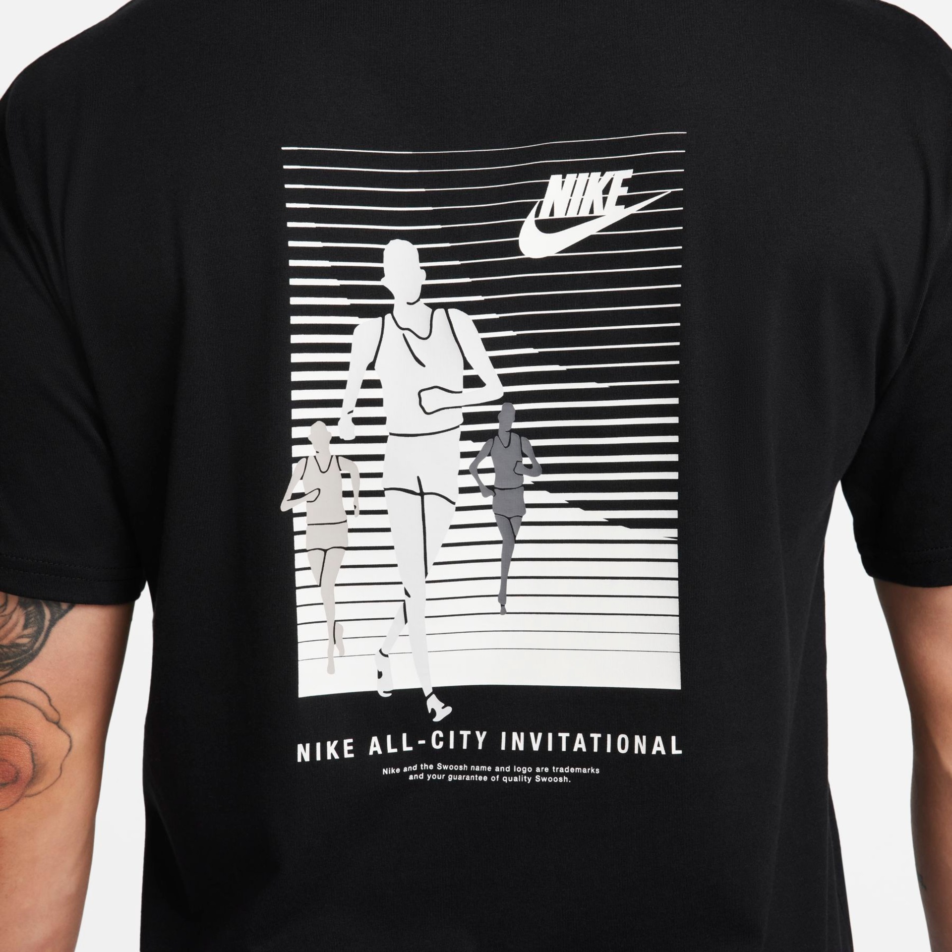 Camiseta Nike Sportswear Masculina - Foto 5