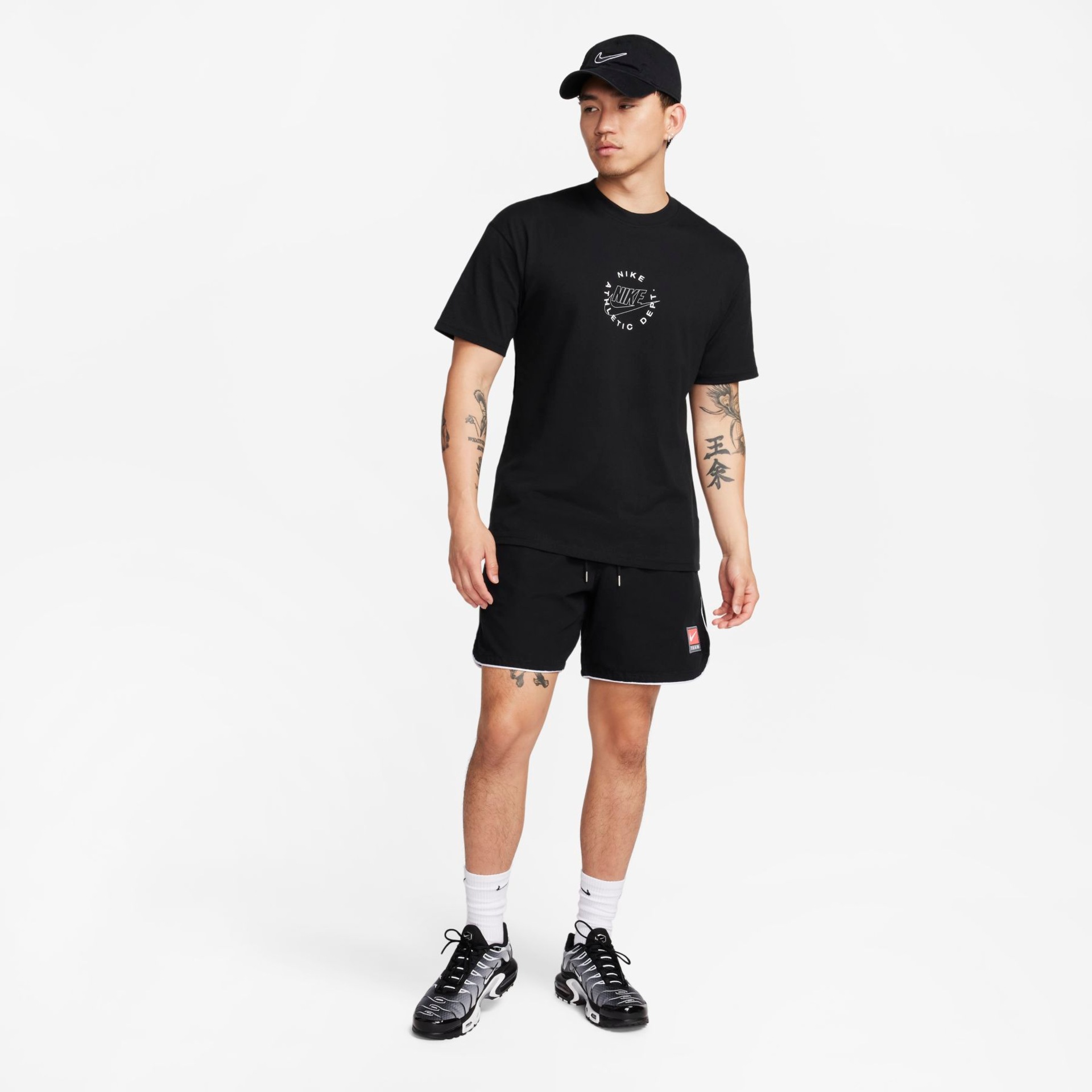 Camiseta Nike Sportswear Masculina - Foto 6