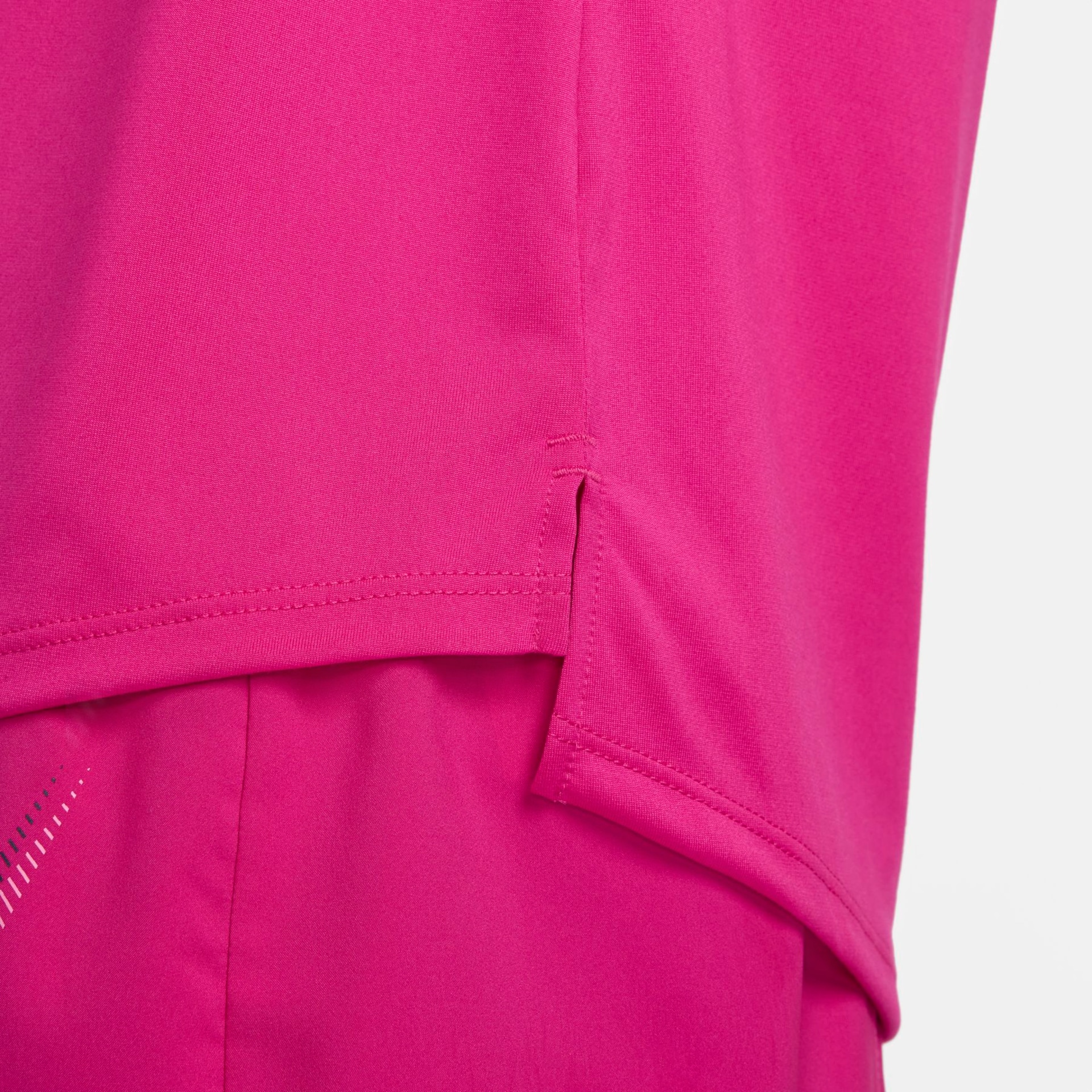 Camiseta Nike Dri-FIT Swoosh Feminina - Foto 4