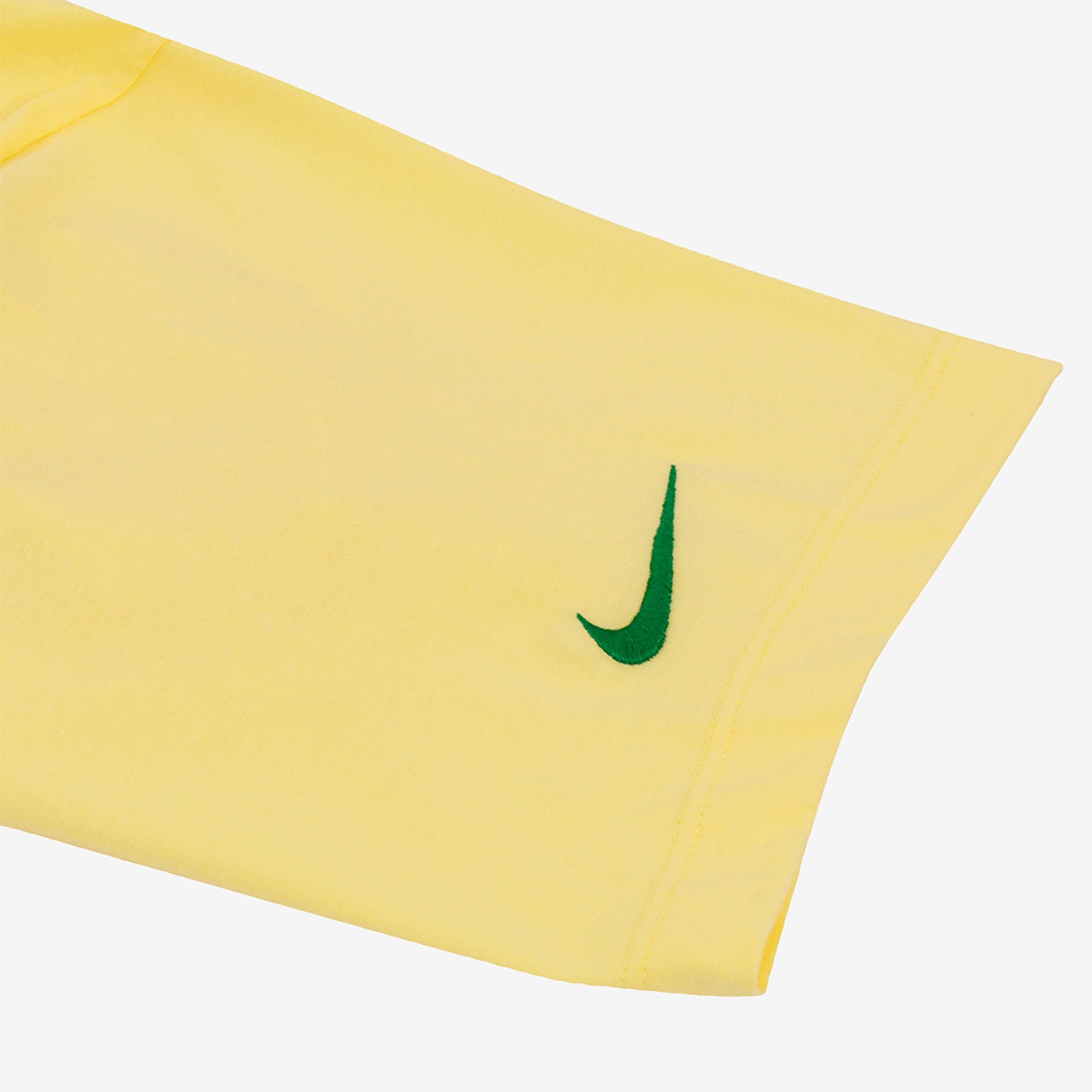 Camiseta Nike Sportswear Masculina - Foto 4