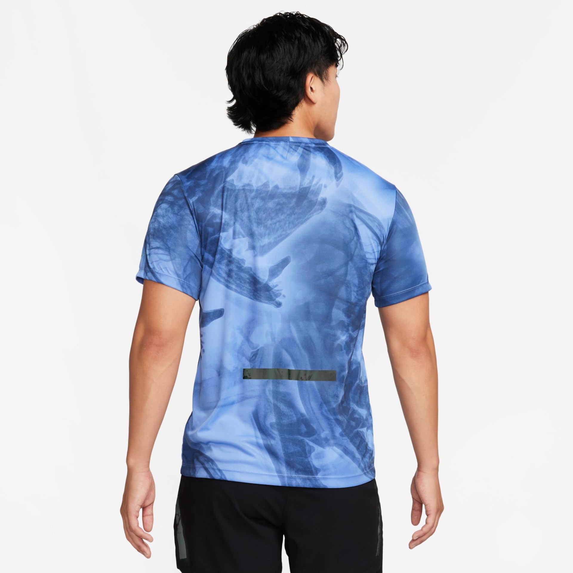 Camiseta Nike Run Division Rise 365 Masculina - Foto 2