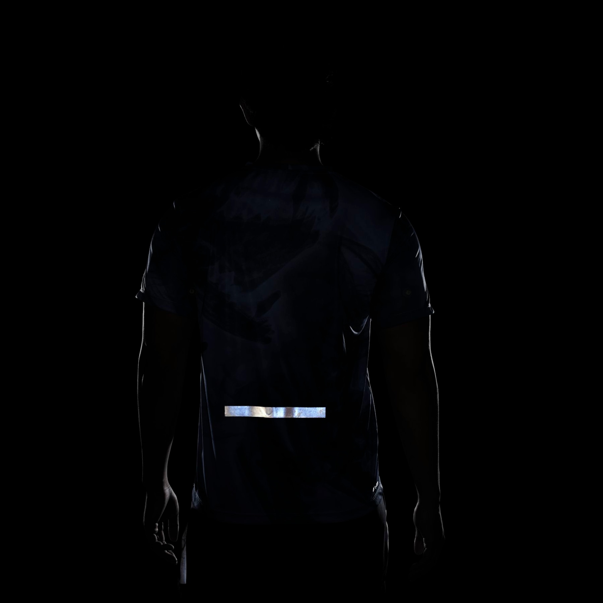 Camiseta Nike Run Division Rise 365 Masculina - Foto 7