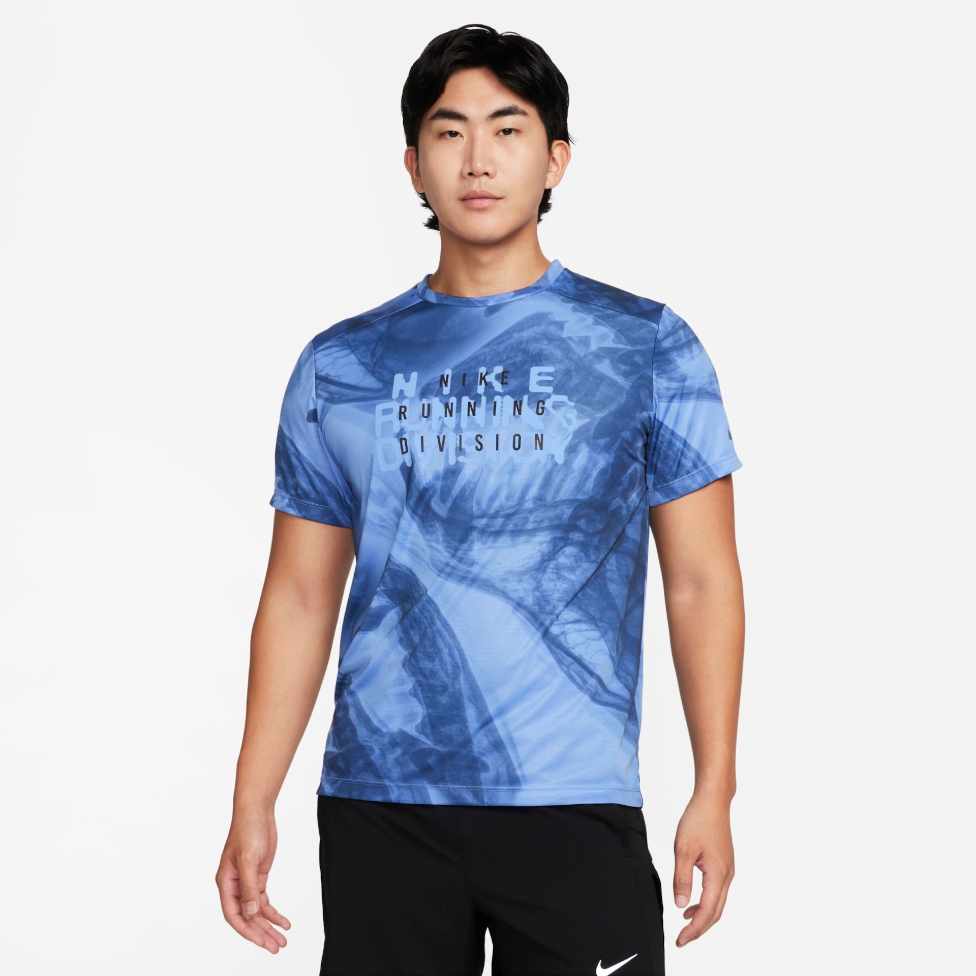 Camiseta Nike Run Division Rise 365 Masculina - Foto 1