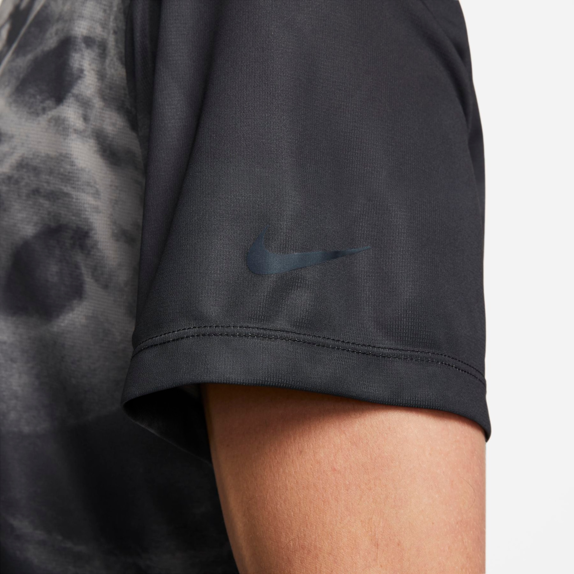 Camiseta Nike Run Division Rise 365 Masculina - Foto 4