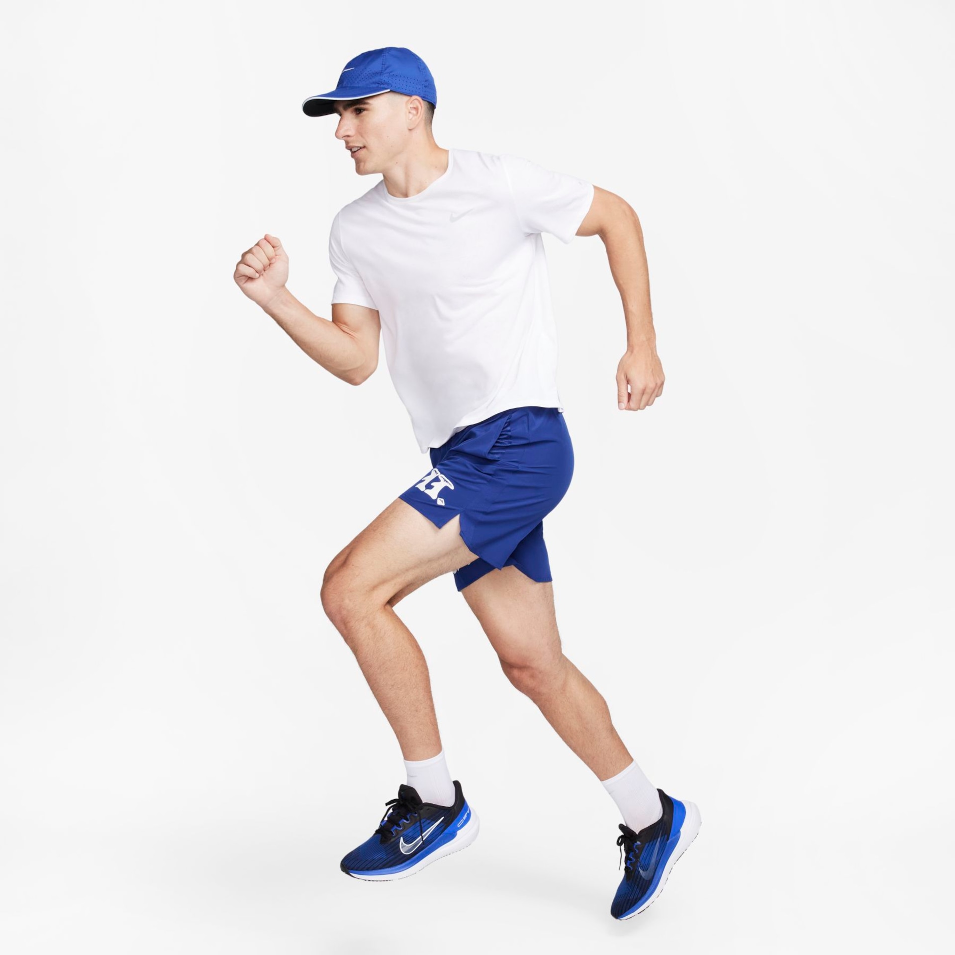 Shorts Nike Dri-FIT Challenger Masculino - Foto 11