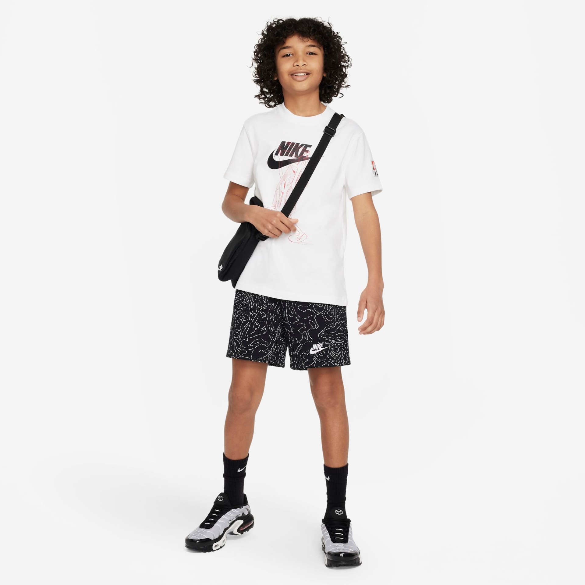 Camiseta Nike Sportswear Boxy Infantil - Foto 4