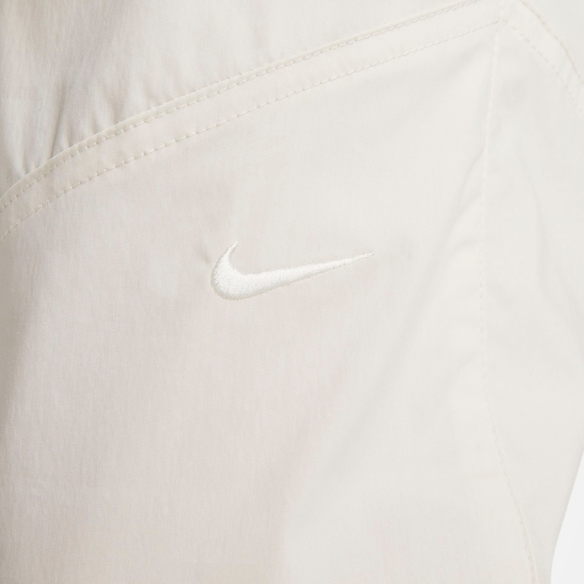 Calça Nike Sportswear Essential Woven Feminina - Foto 4