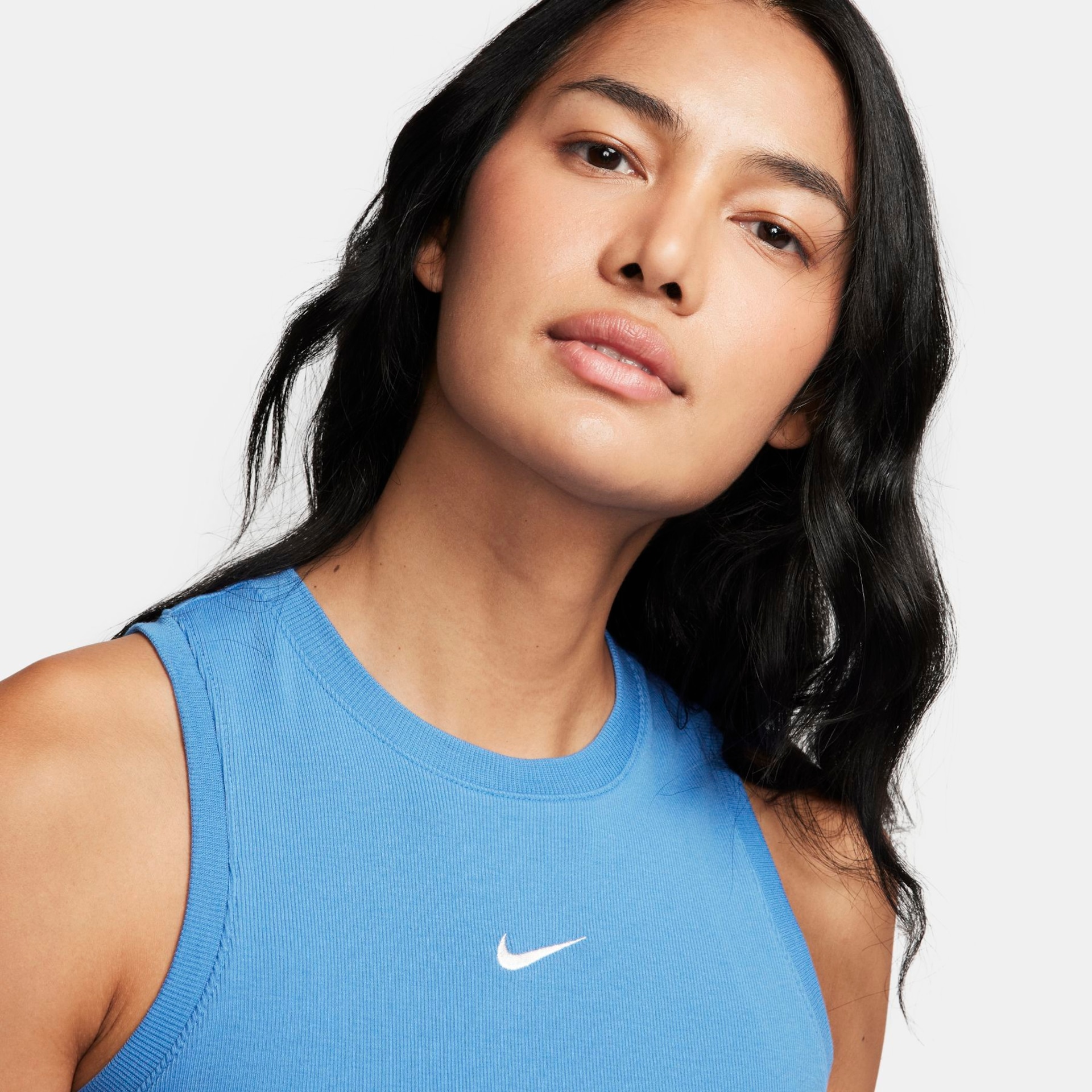 Regata Nike Sportswear Cropped Essentials Feminina - Foto 3