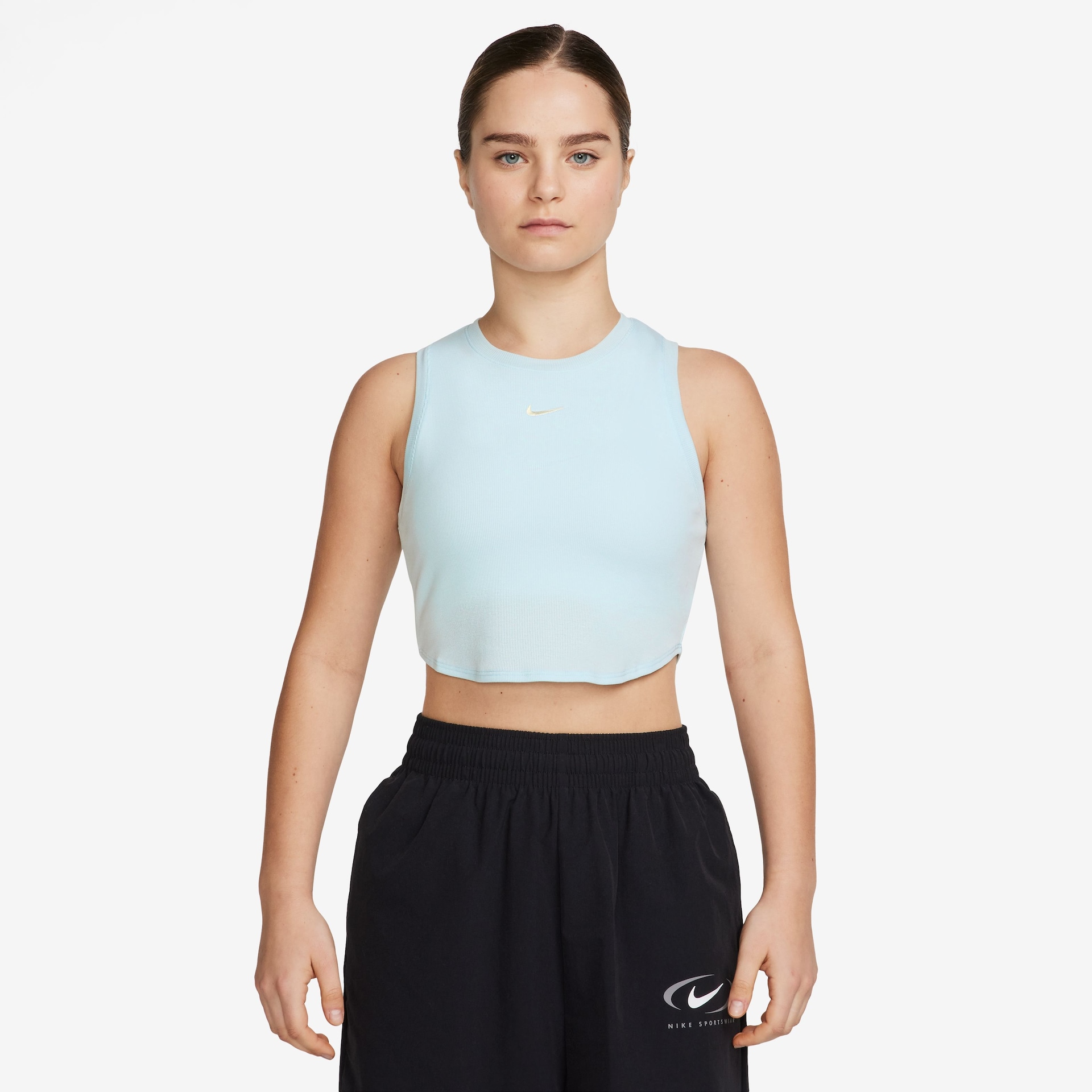 Regata Nike Sportswear Cropped Essentials Feminina - Foto 1