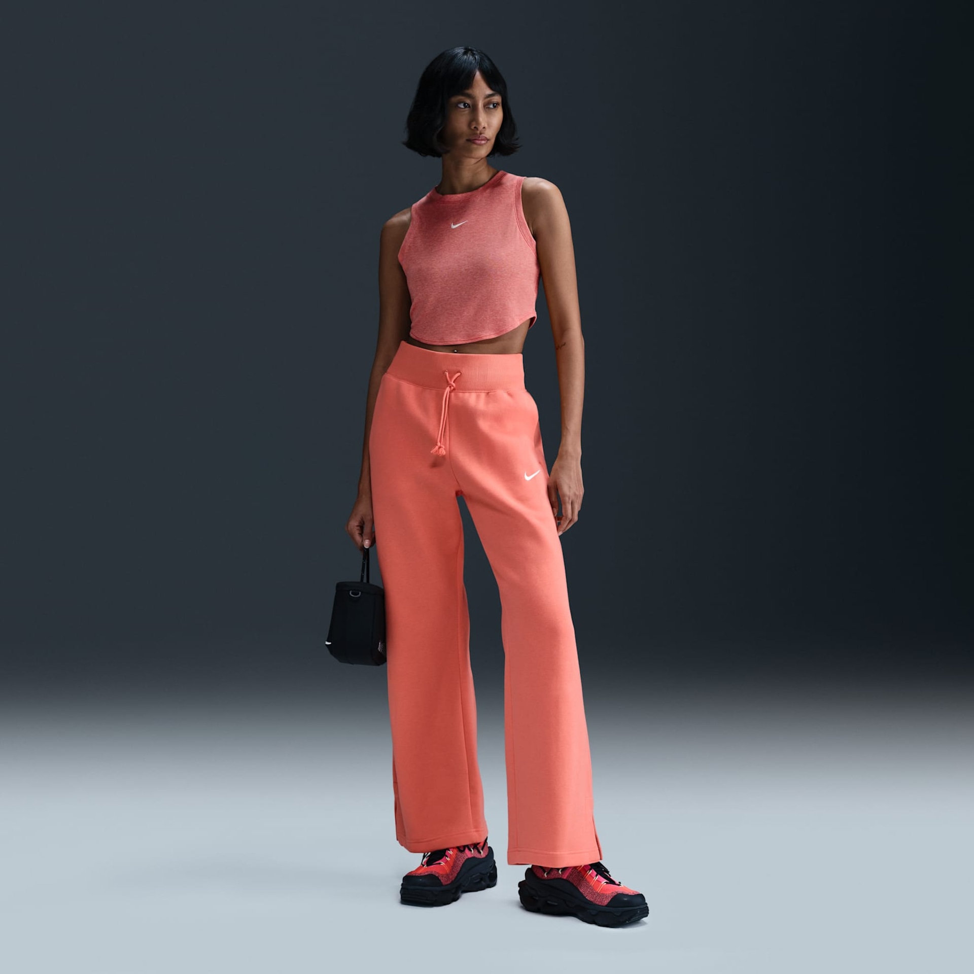 Regata Nike Sportswear Cropped Essentials Feminina - Foto 4