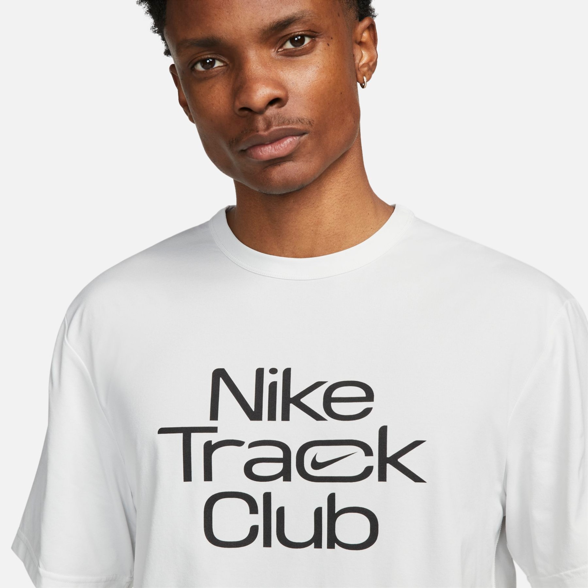 Camiseta Nike Track Club Masculina - Foto 3