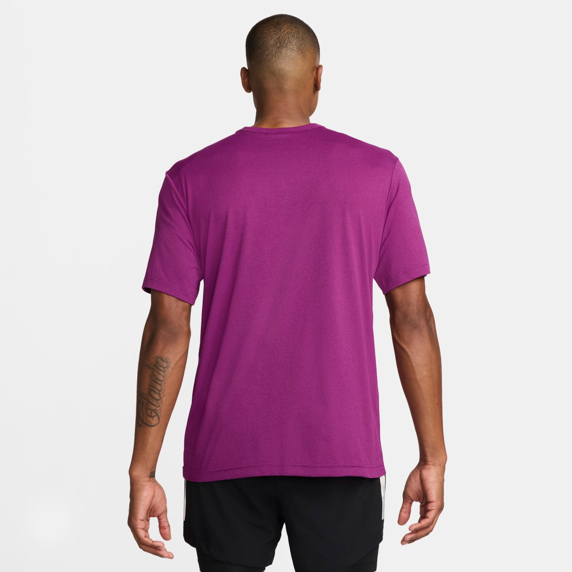 Camiseta Nike Track Club Masculina - Foto 2