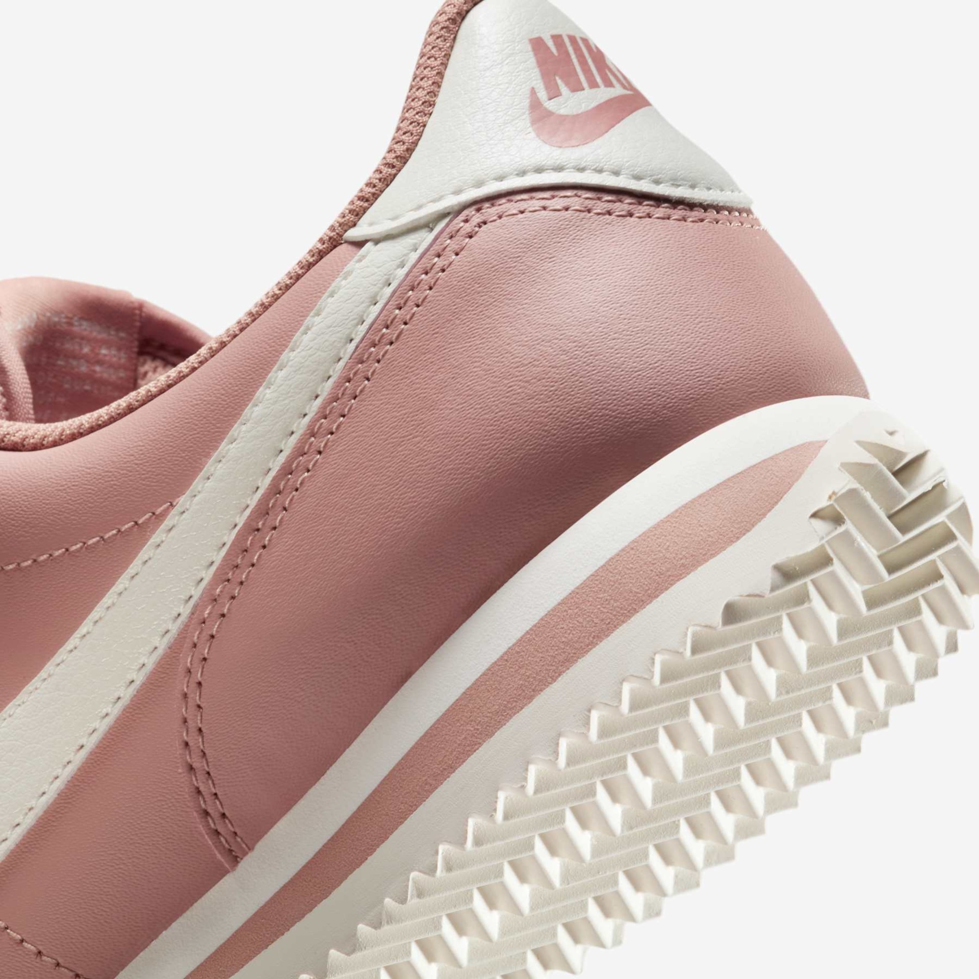 Tênis Nike Cortez Feminino - Foto 8