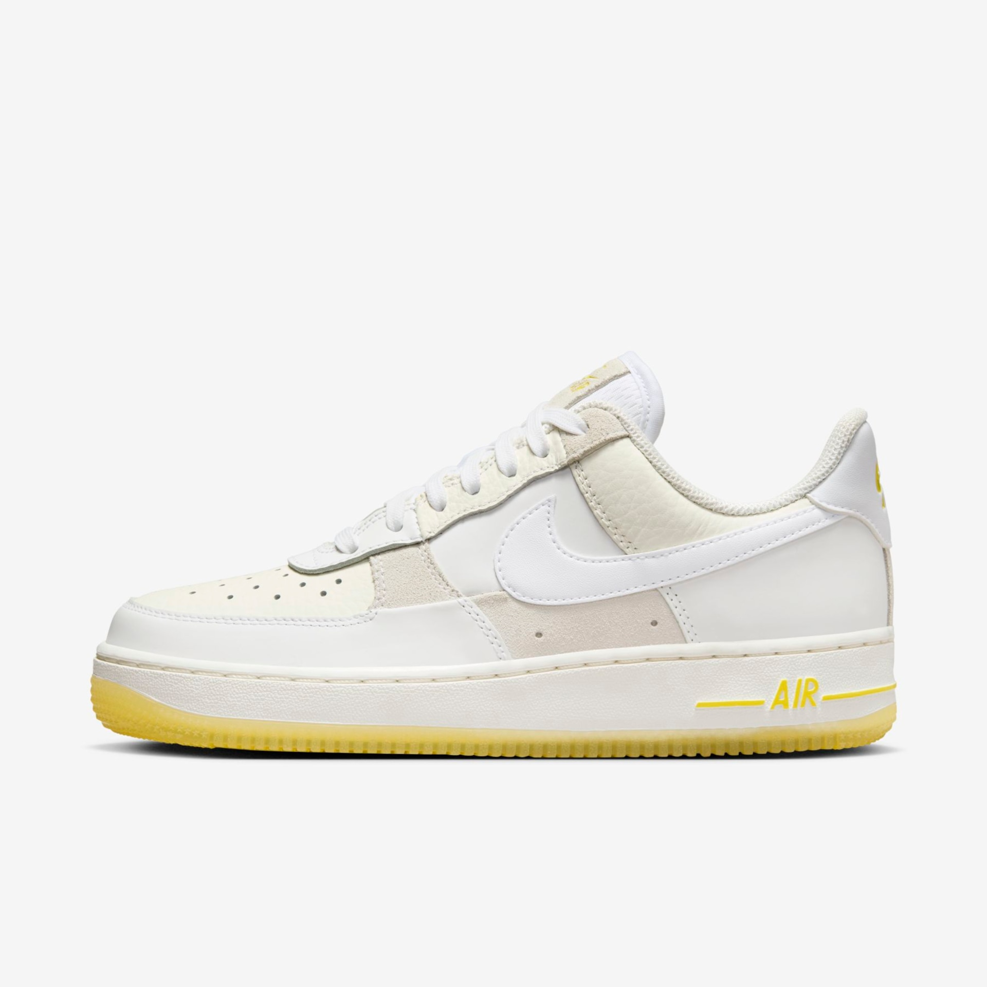 Tênis Nike Air Force 1 '07 Low Feminino - Foto 1