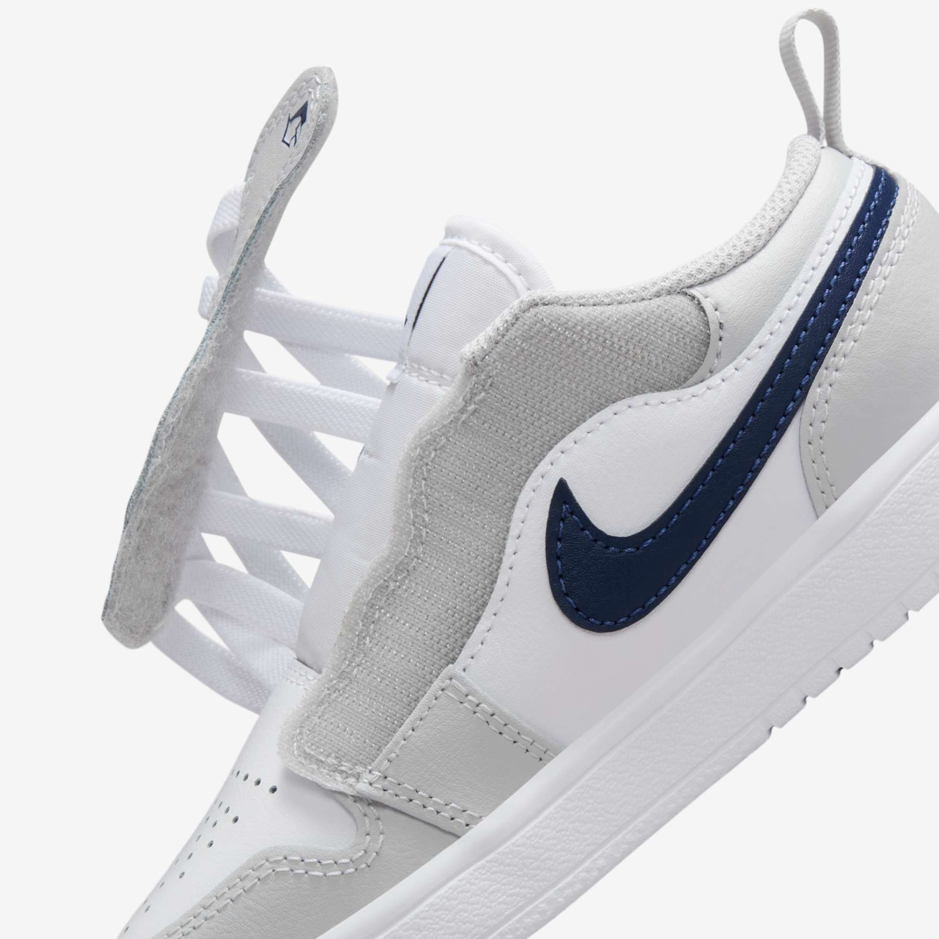 Tênis Air Jordan 1 Low Alt Infantil - Foto 9