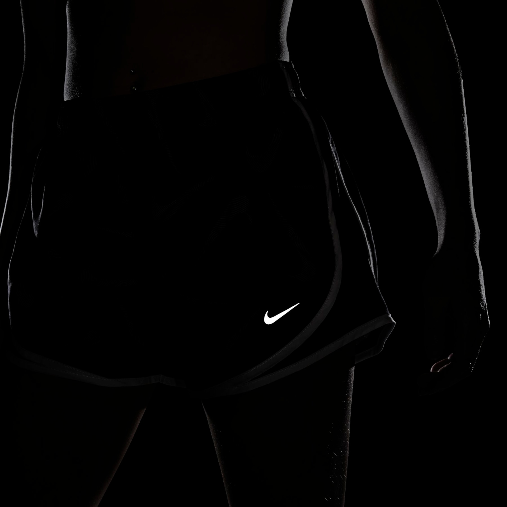 Shorts Nike Dri-FIT Swoosh Tempo Feminino - Foto 8