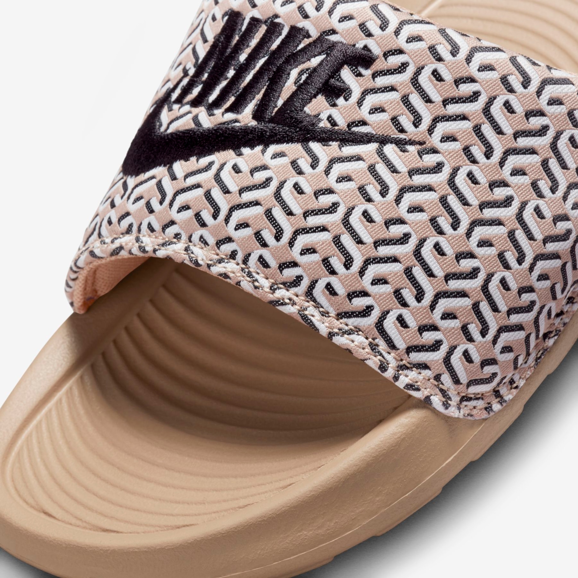 Chinelo Nike Victori One Feminino - Foto 5