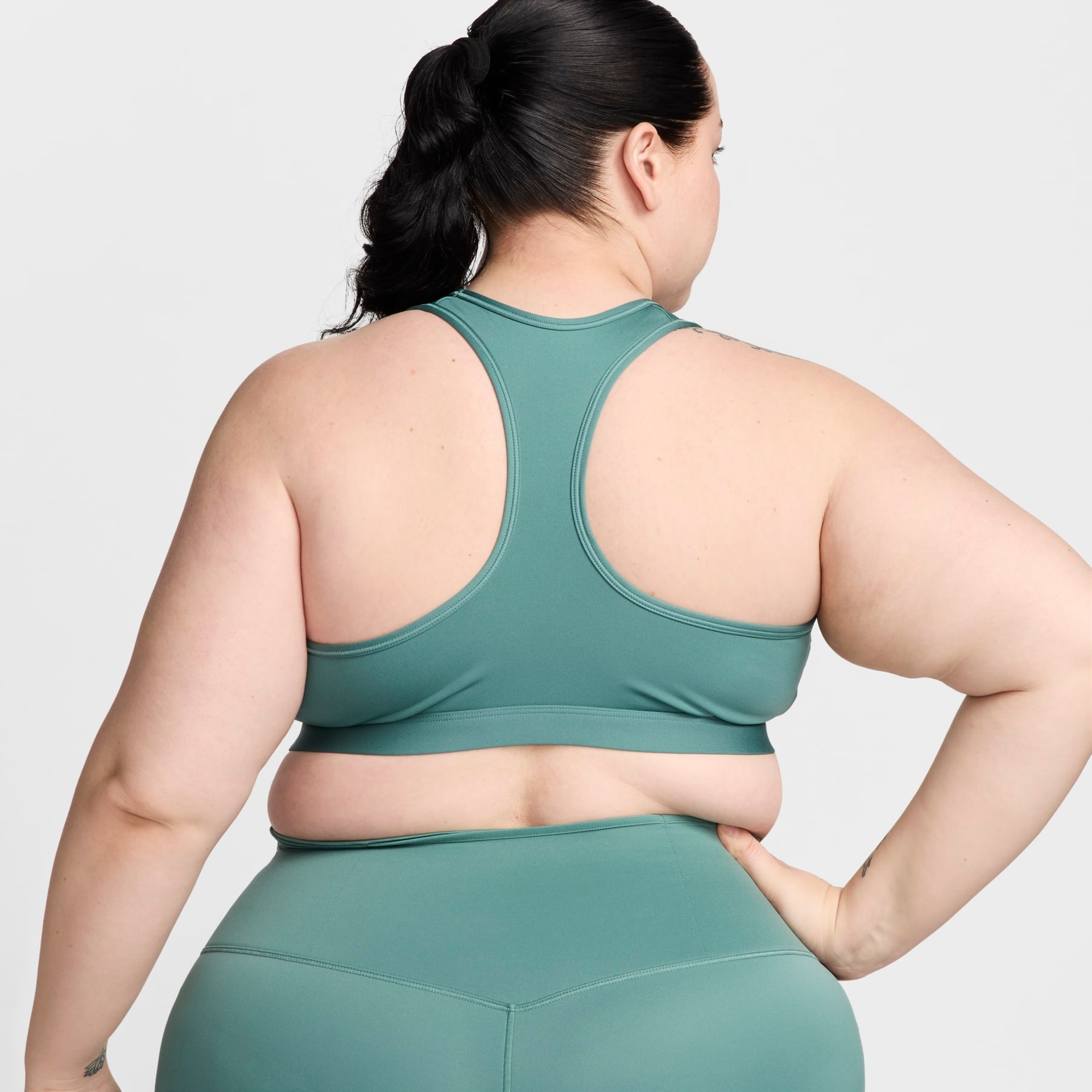 Plus Size - Top Nike Swoosh Feminino - Foto 3