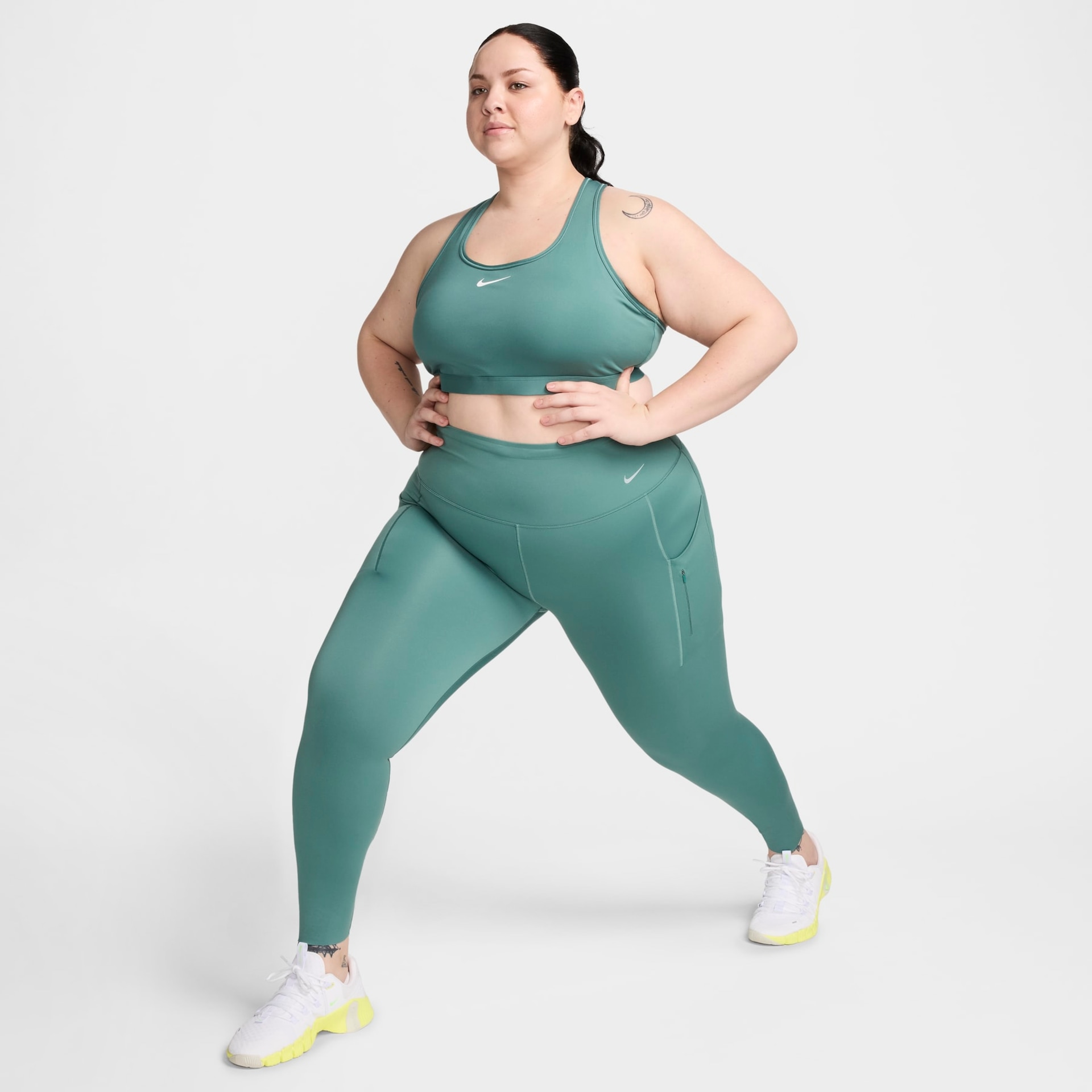 Plus Size - Top Nike Swoosh Feminino - Foto 7
