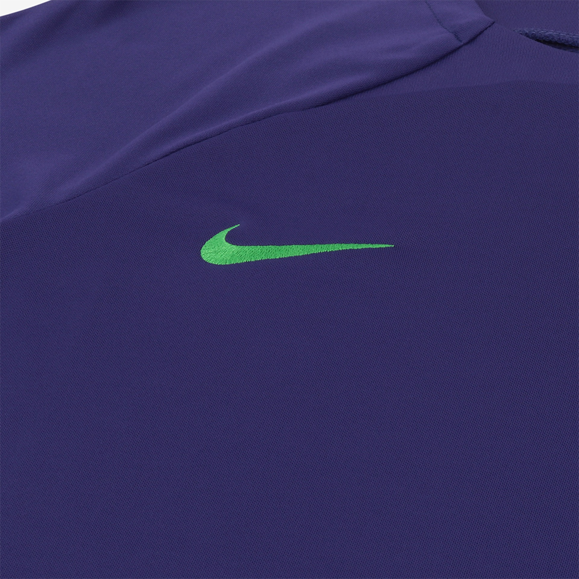 Camiseta Nike Brasil Academy Pro Feminina - Foto 4