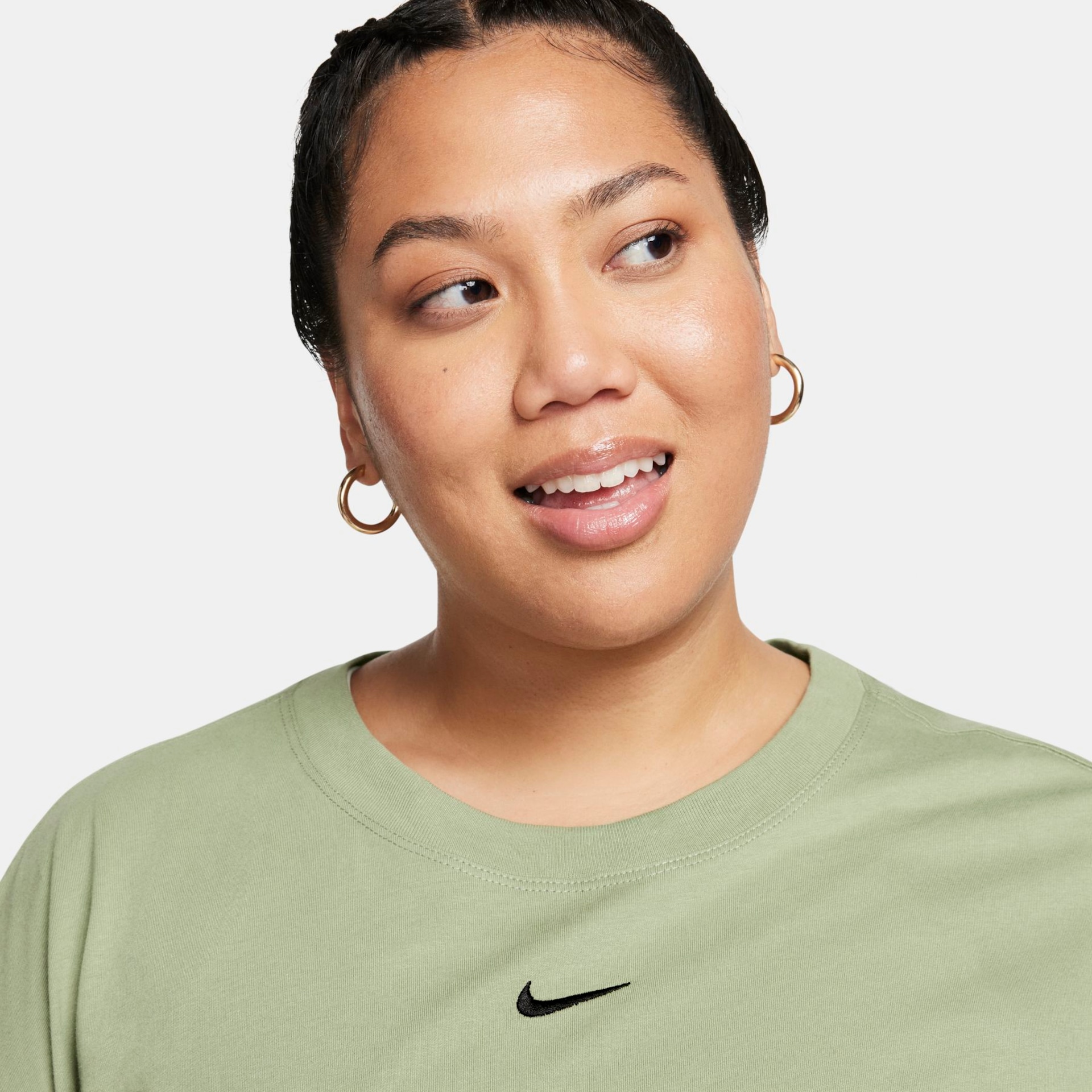 Plus Size - Camiseta Nike Sportswear Feminina - Foto 3