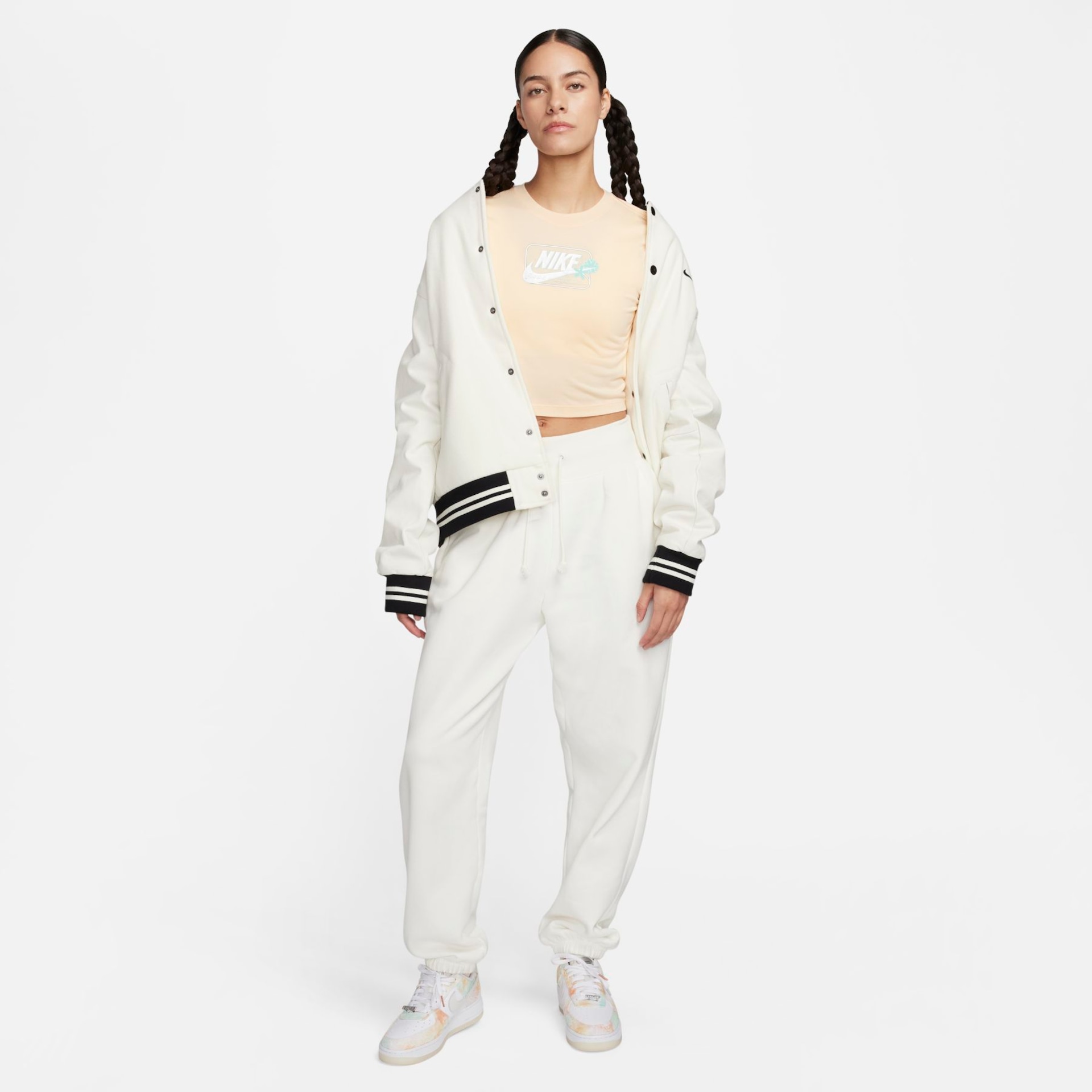 Camiseta Nike Sportswear Slim Feminina - Foto 4