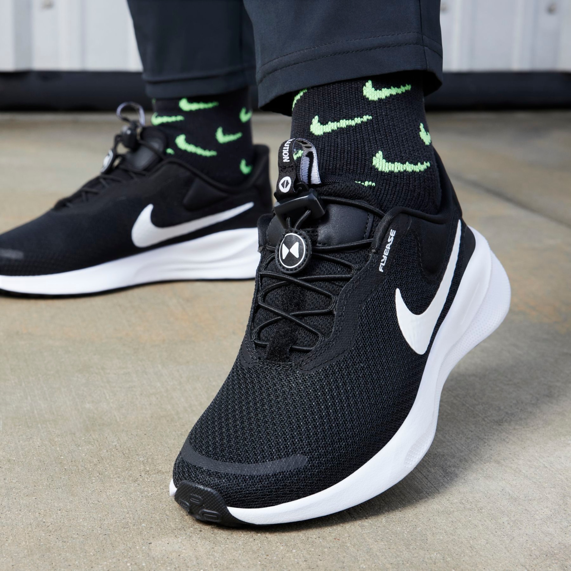 Tênis Nike Revolution 7 EasyOn Feminino - Foto 2