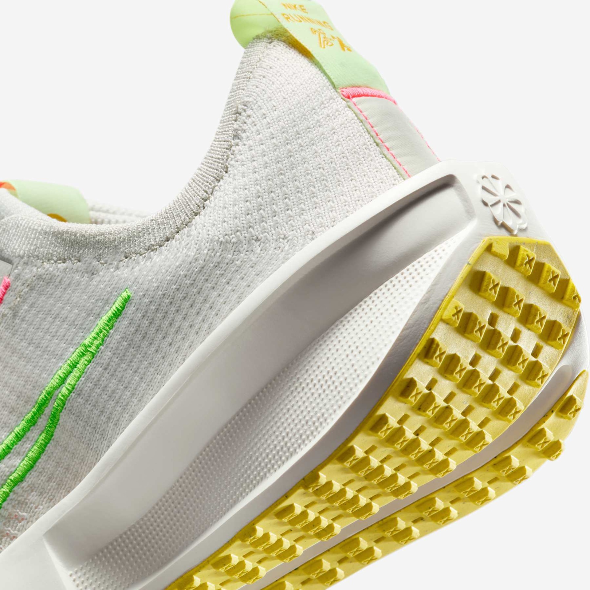 Tênis Nike Interact Run Feminino - Foto 8