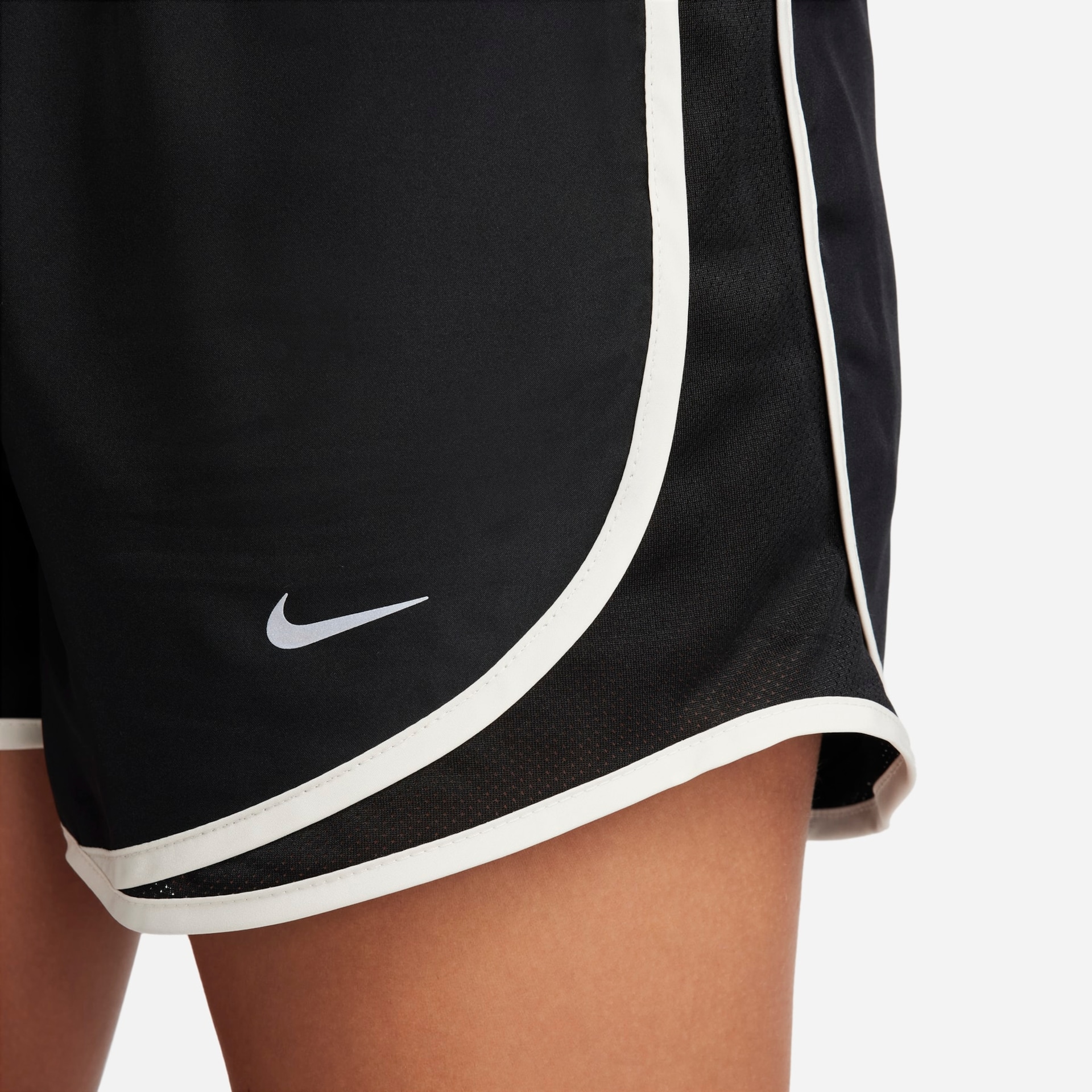 Shorts Nike One Tempo Feminino - Foto 6