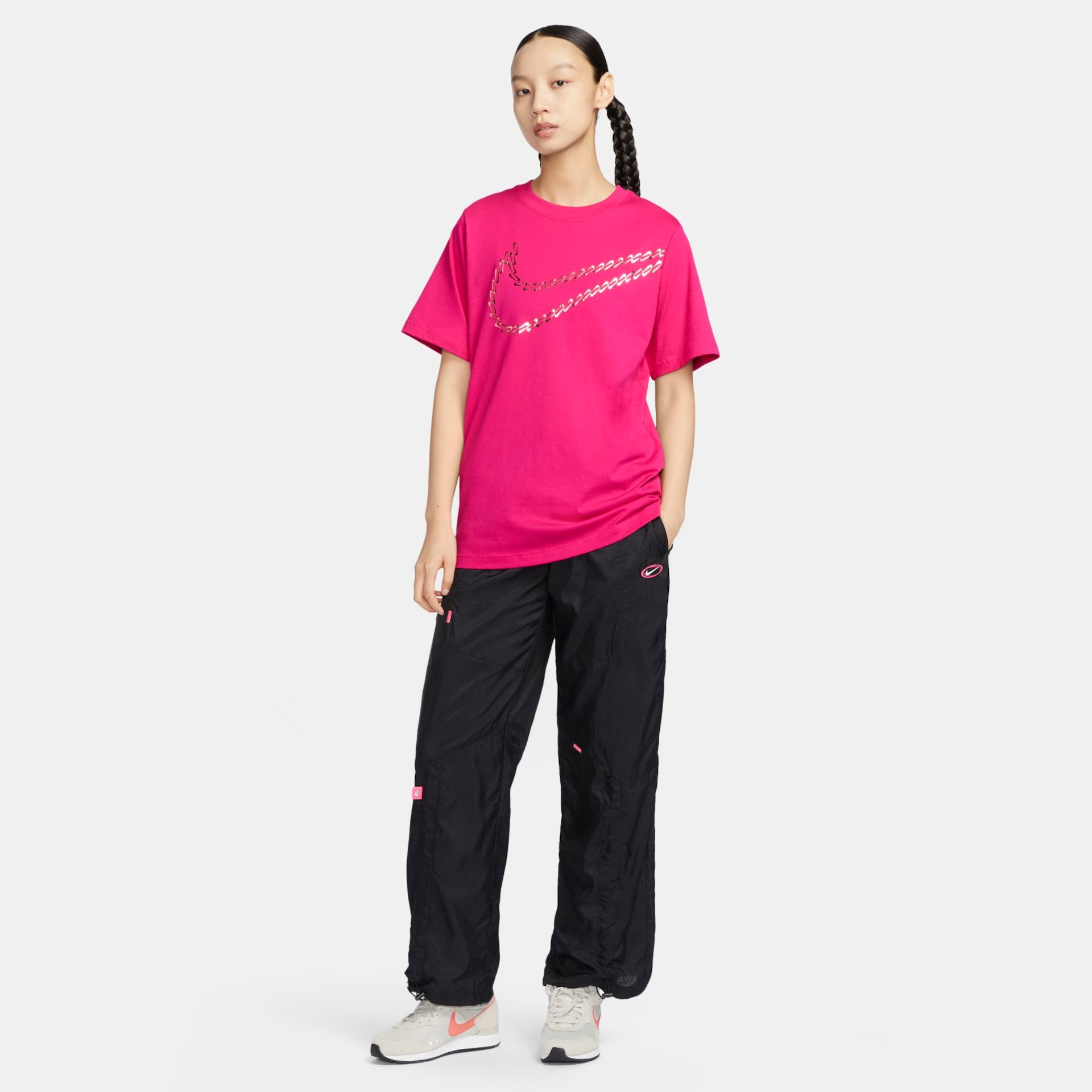 Camiseta Nike Sportswear Shine Feminina - Foto 4