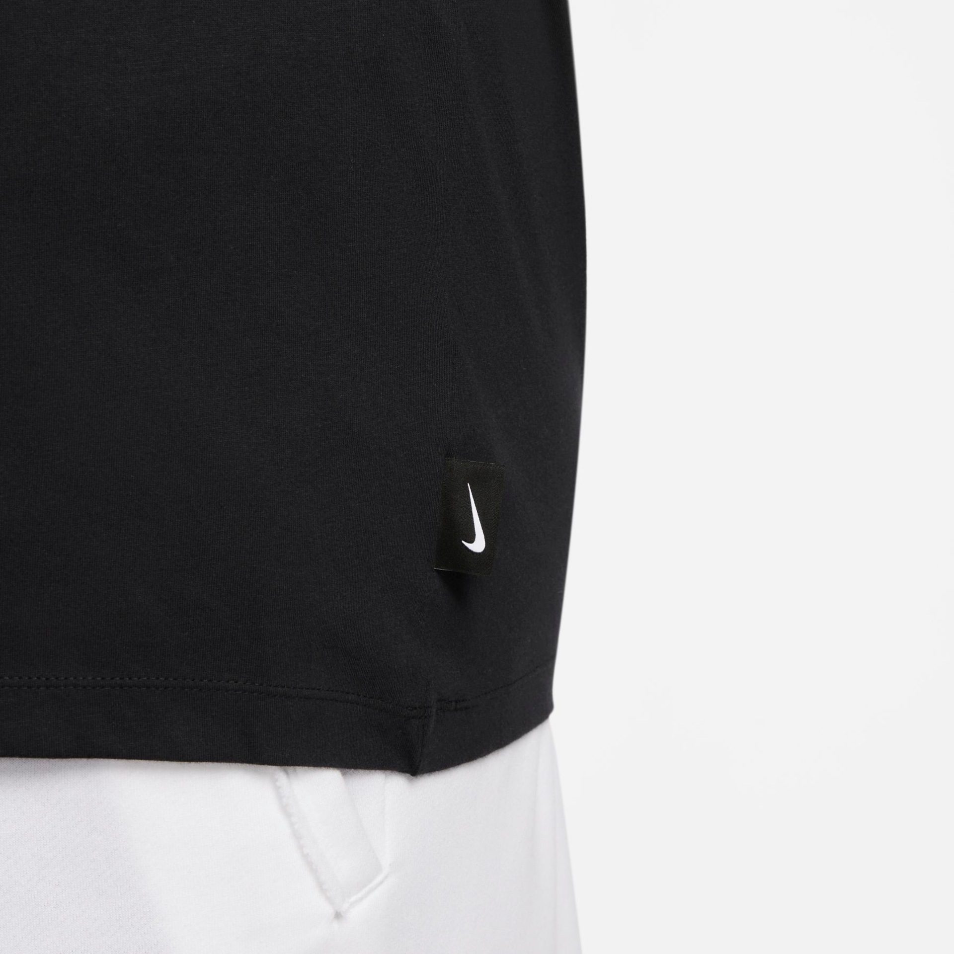 Camiseta Nike Sportswear Masculina - Foto 11