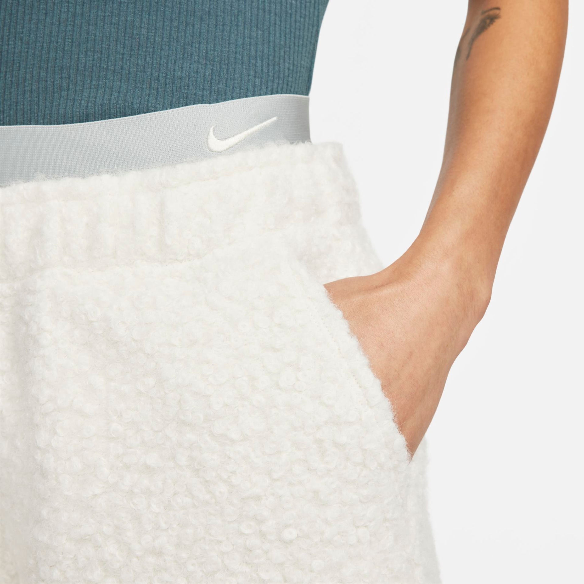 Calça Nike Sportswear Sherpa Feminina - Foto 3