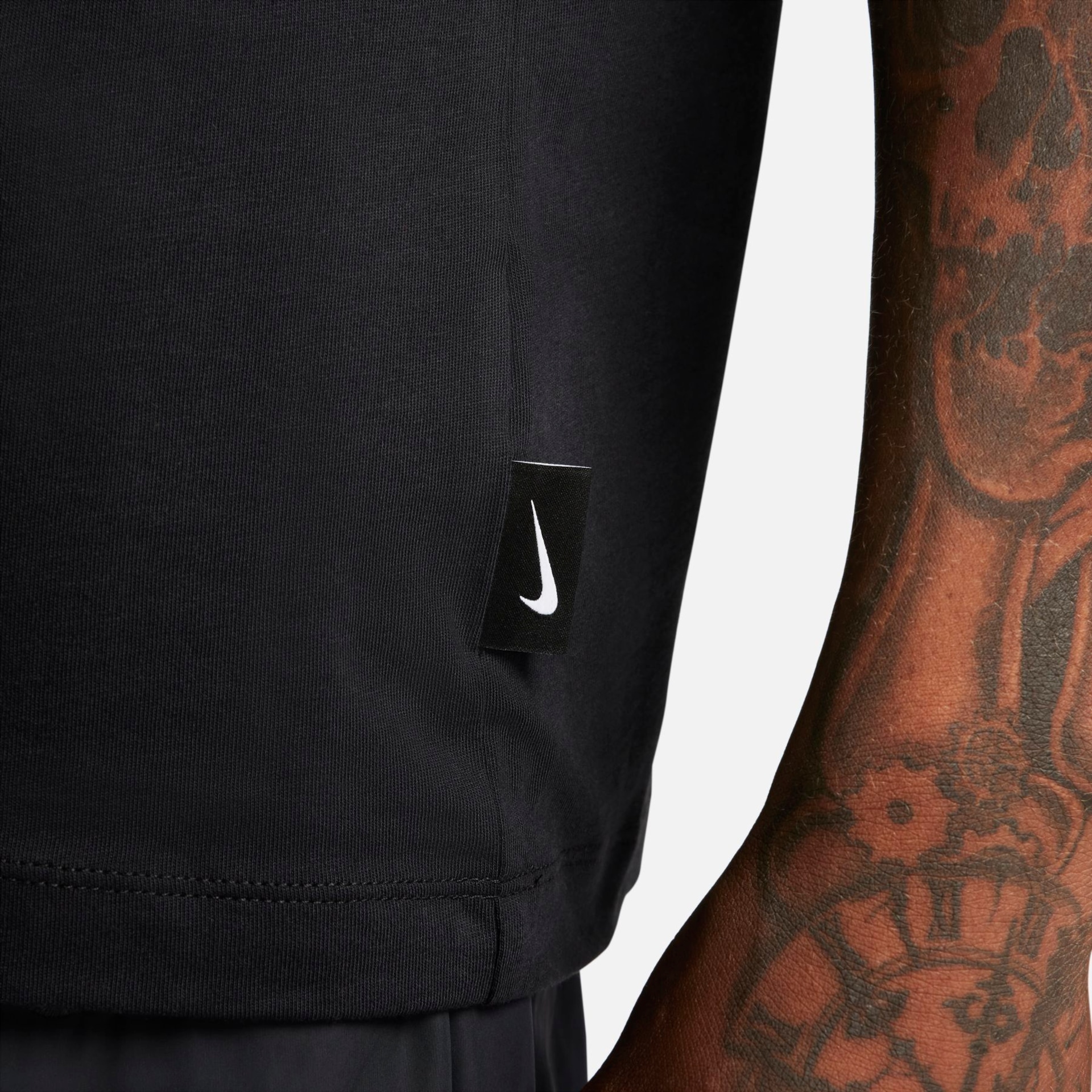 Camiseta Nike Sportswear Masculina - Foto 5