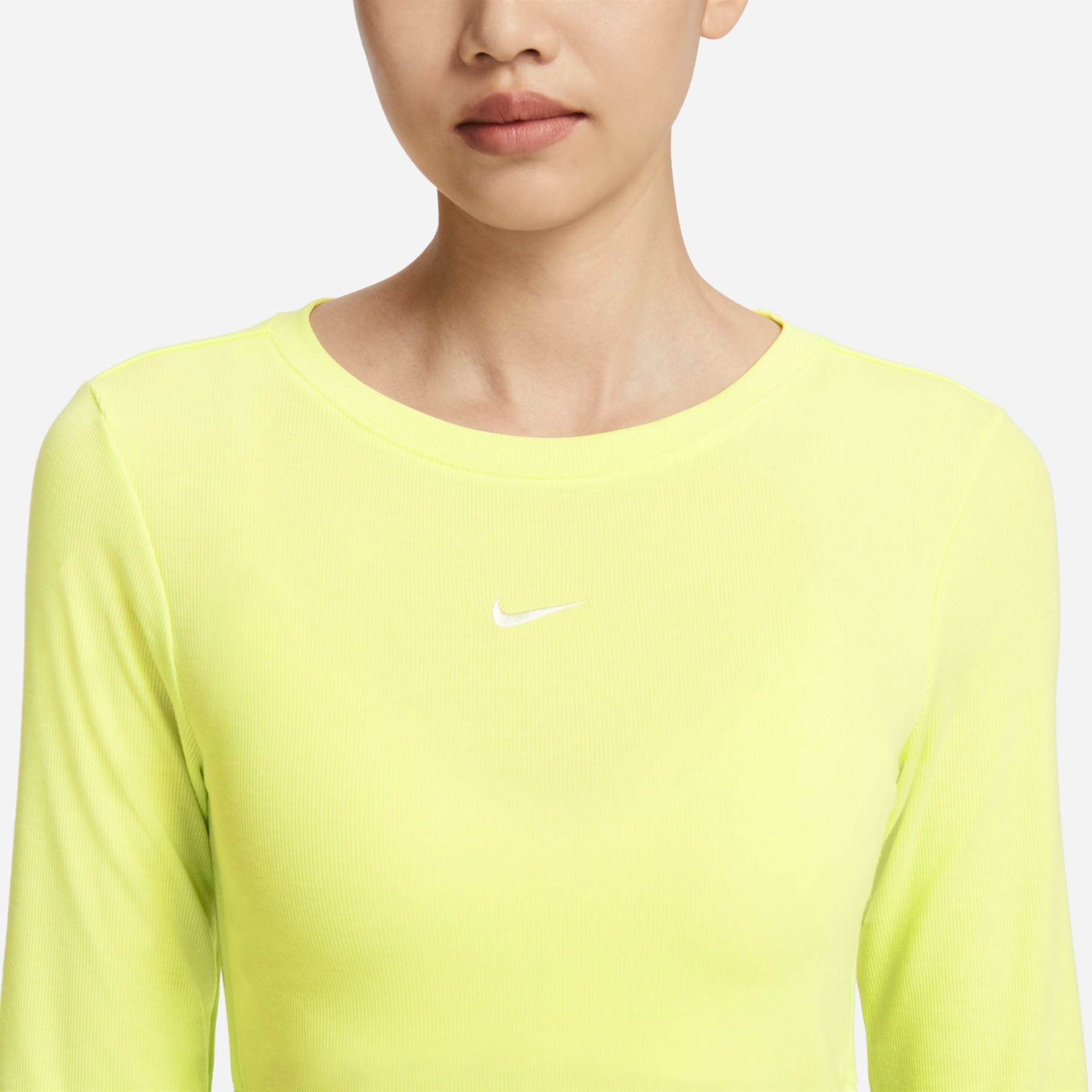 Camiseta Nike Sportswear Feminina - Foto 3